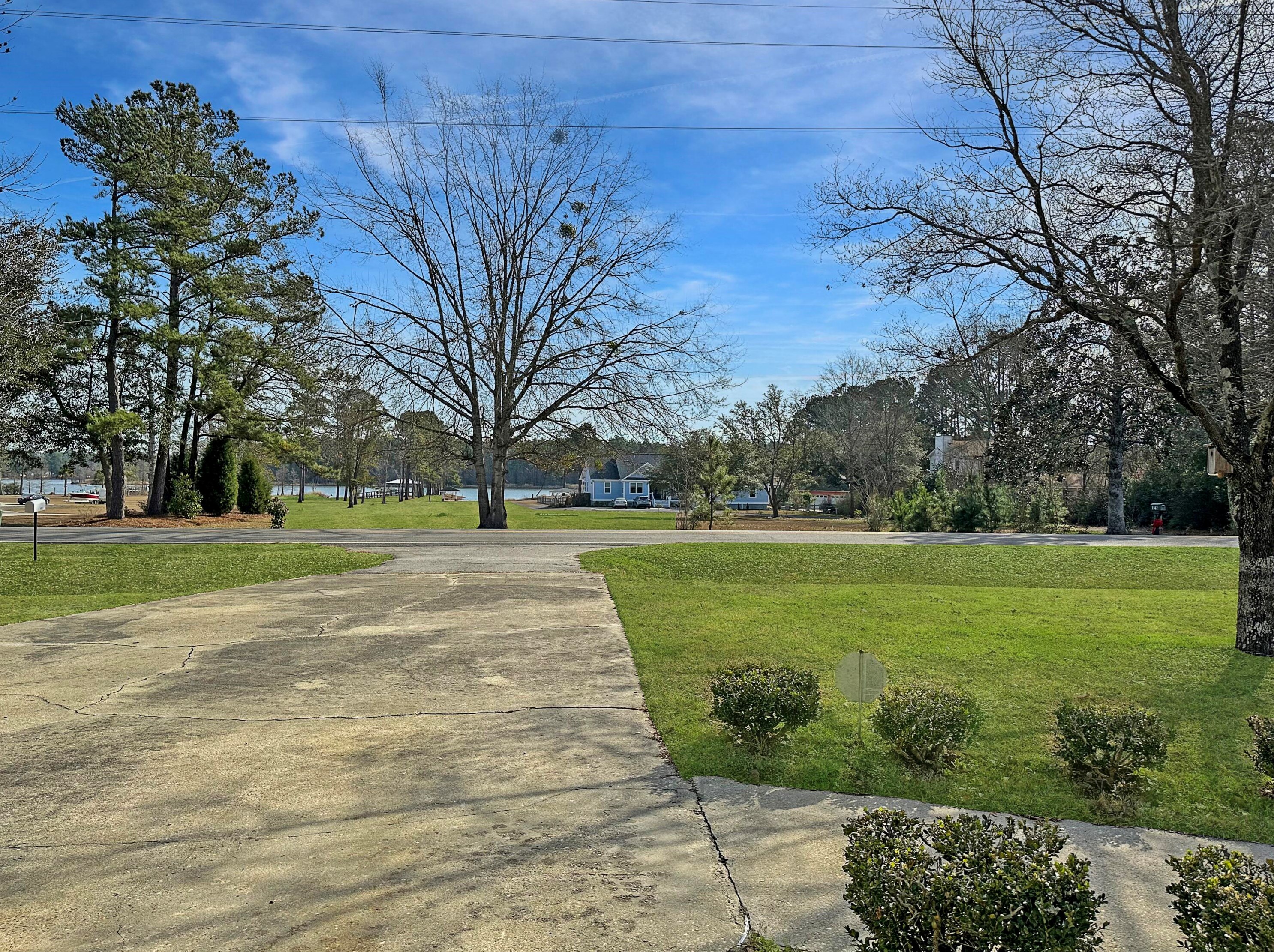 1605 Pinopolis Rd, Moncks Corner SC  29461-5921 exterior