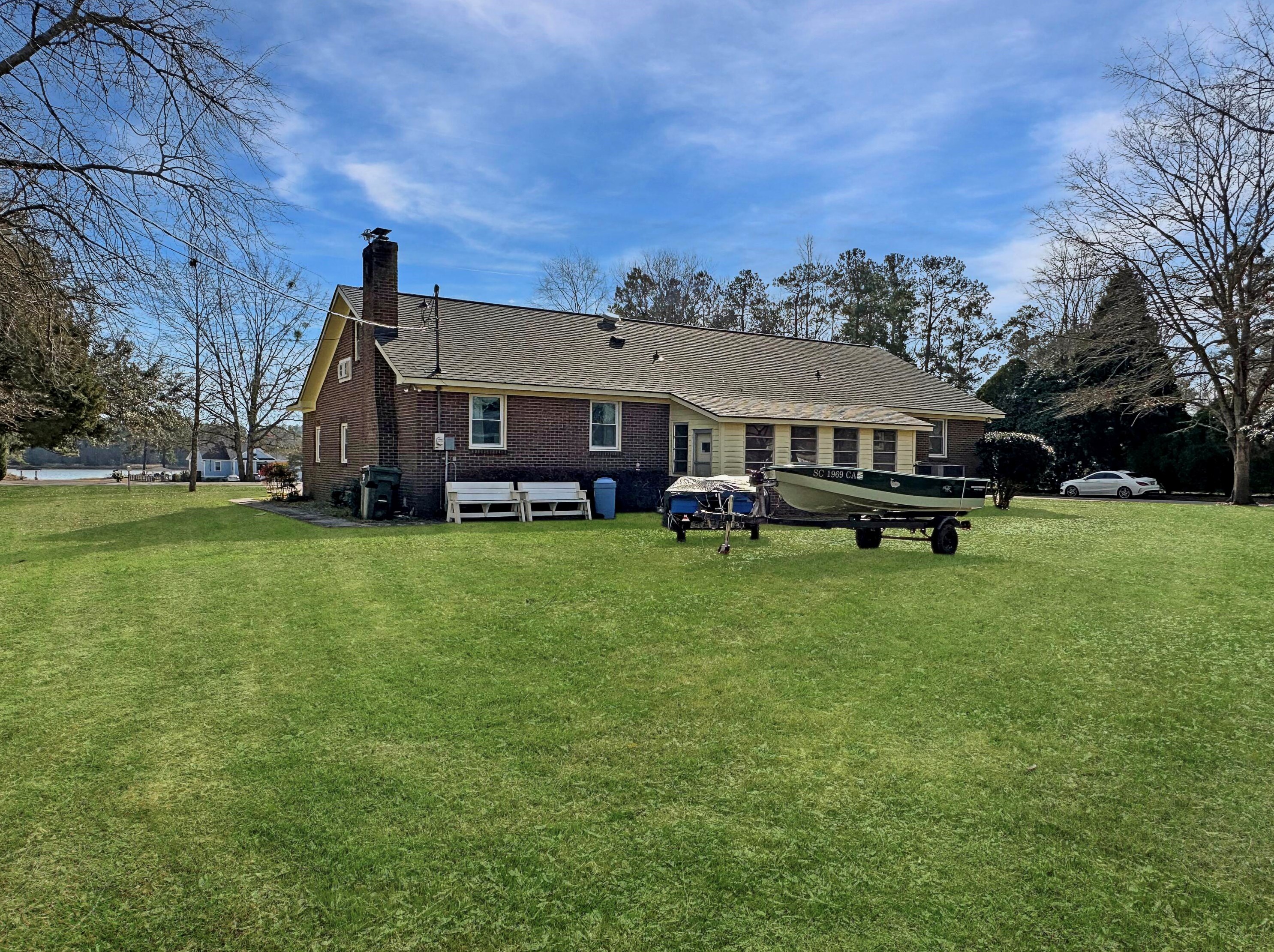 1605 Pinopolis Rd, Moncks Corner SC  29461-5921 exterior