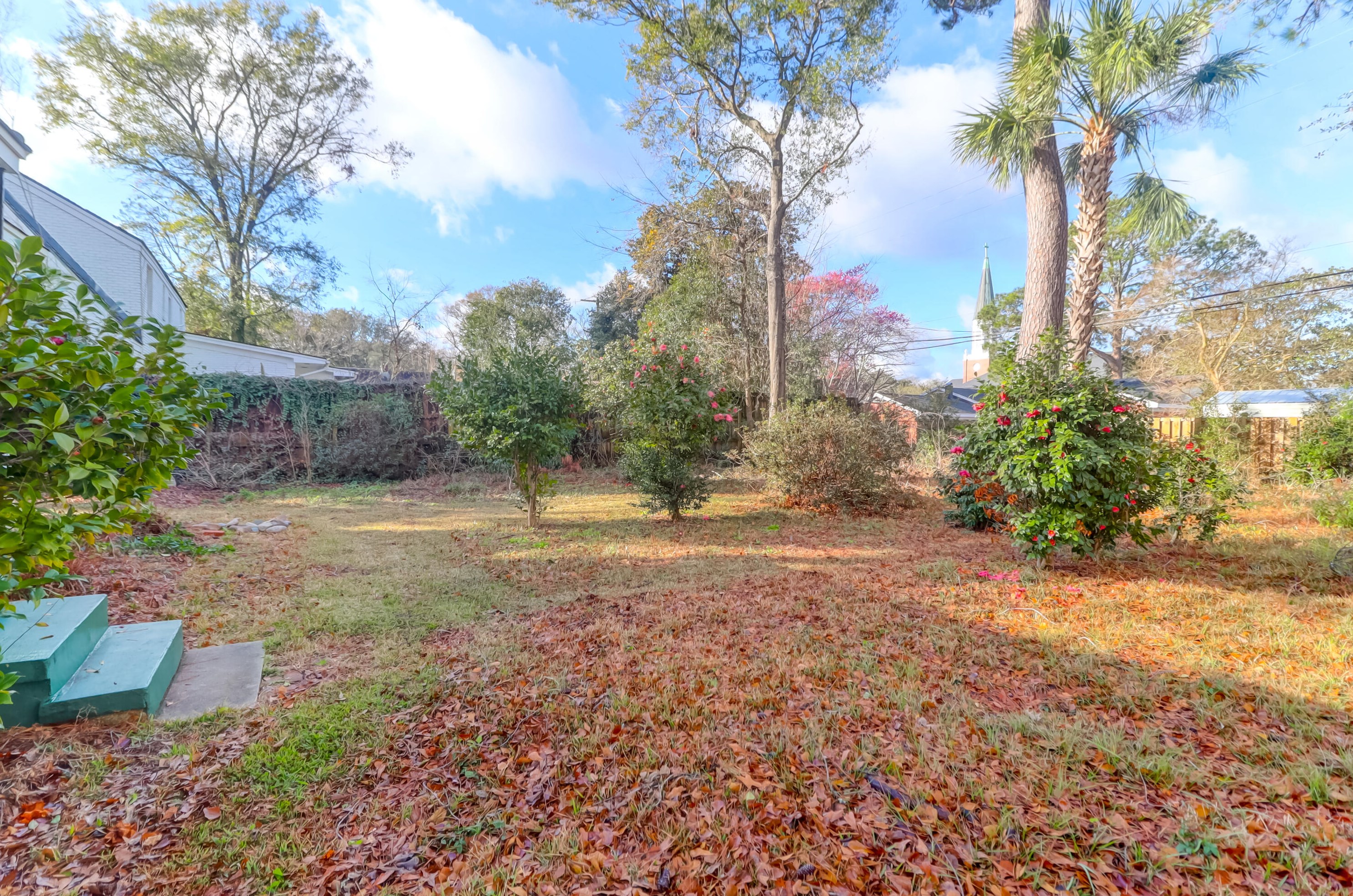 615 Parish Rd, Charleston SC  29407-7233 exterior