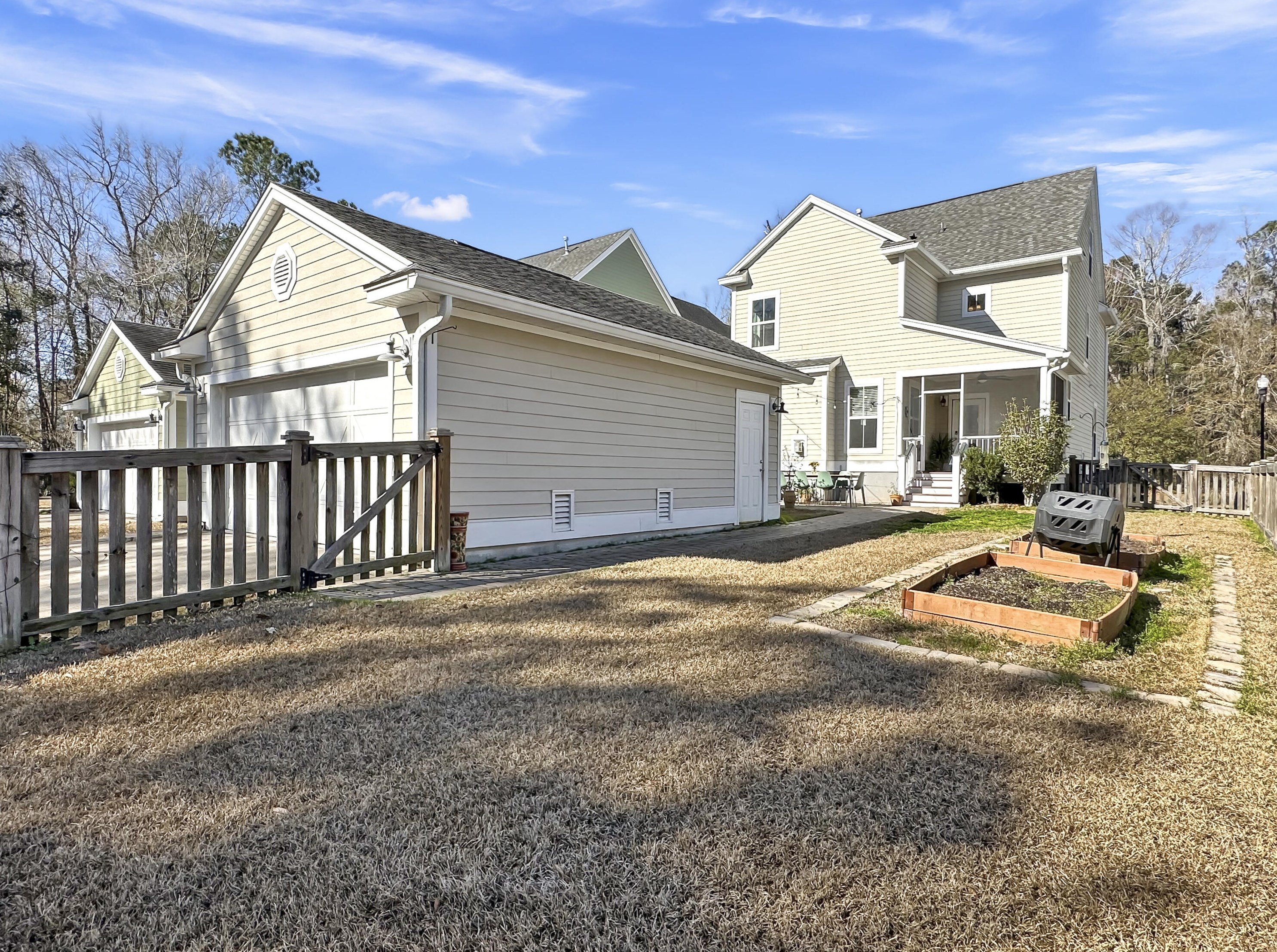 2565 Rutherford Way, Charleston SC  29414-6666 exterior