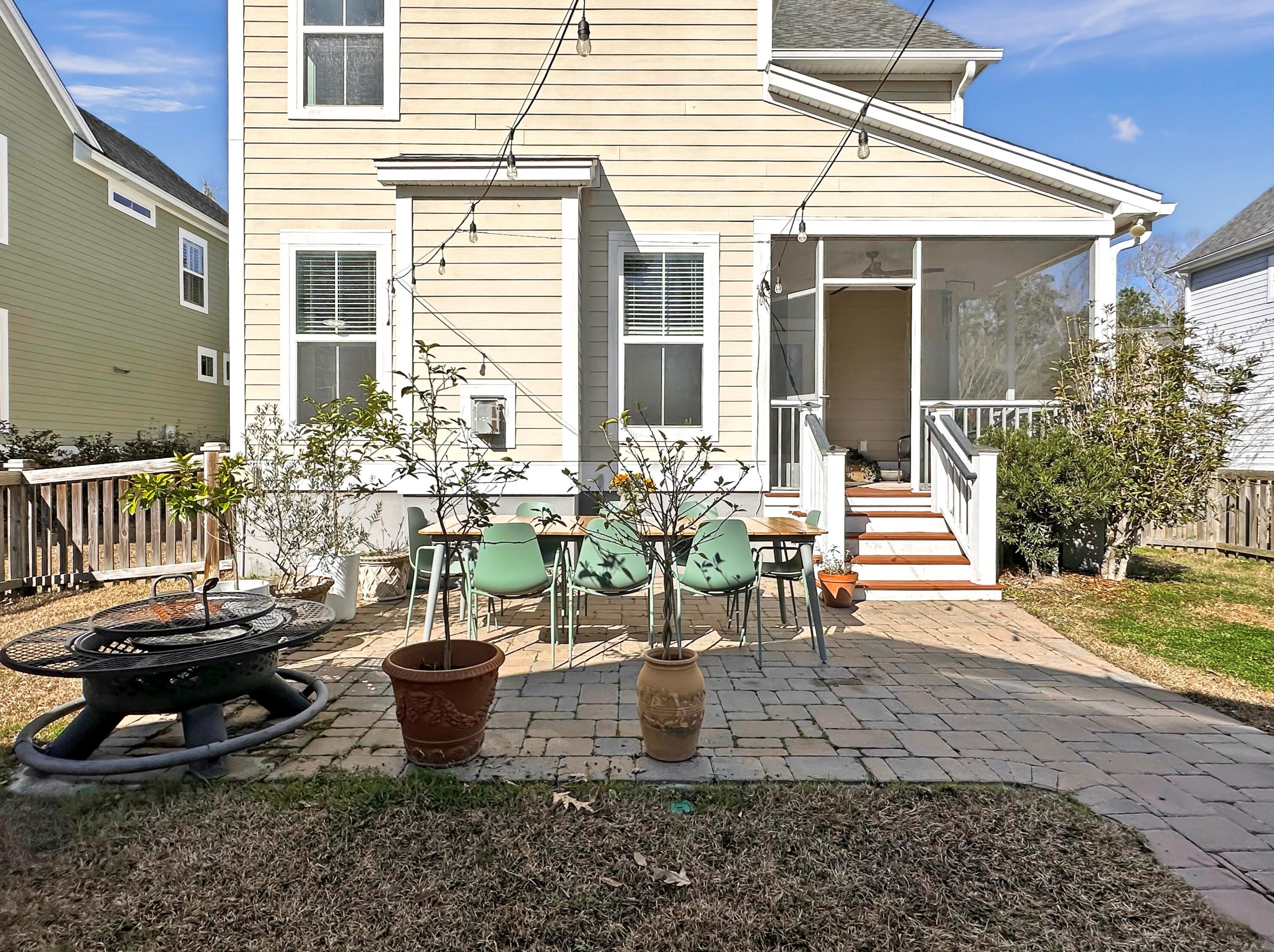 2565 Rutherford Way, Charleston SC  29414-6666 exterior