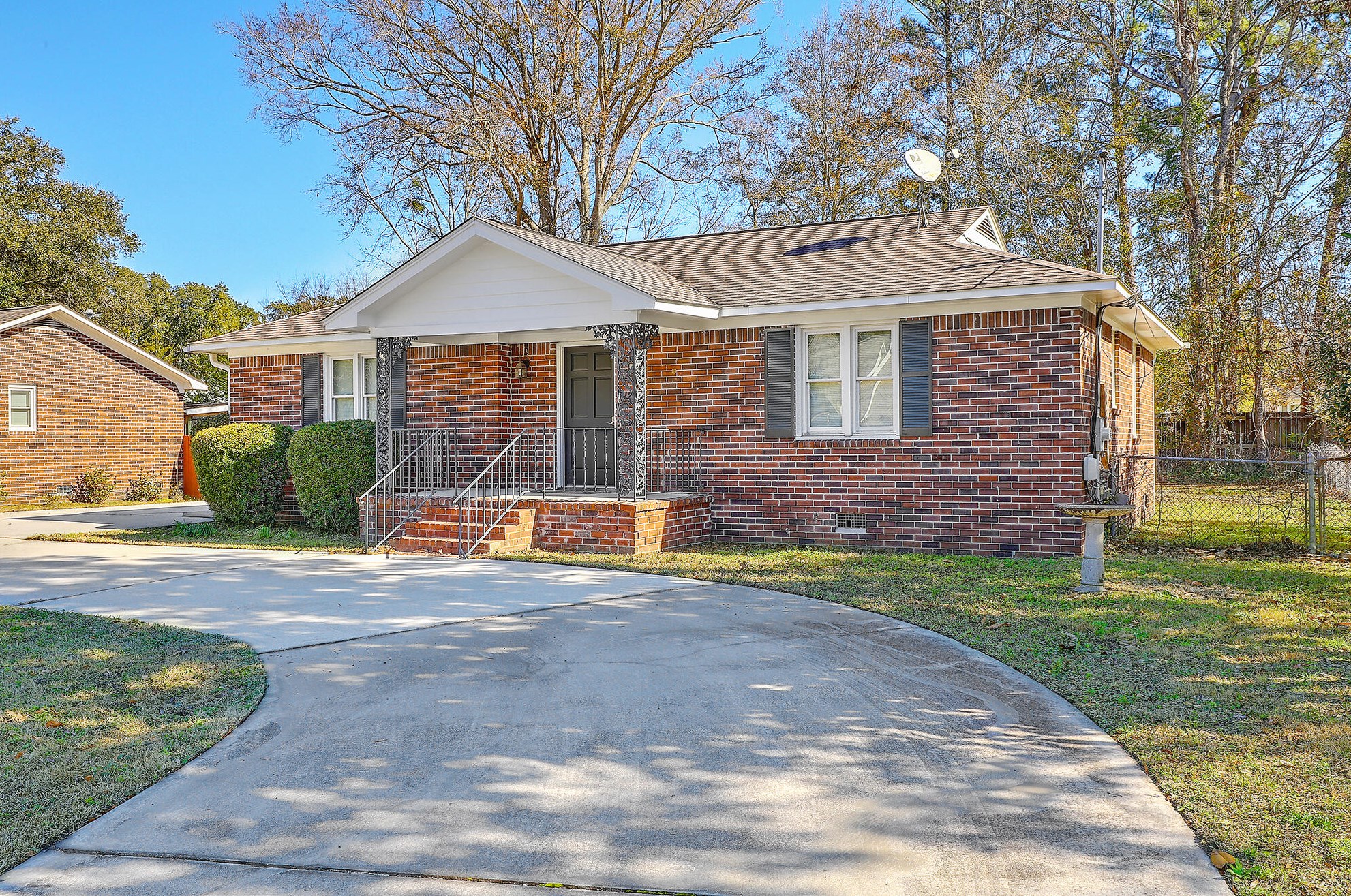 616 Semaht St, Charleston SC  29412-2725 exterior