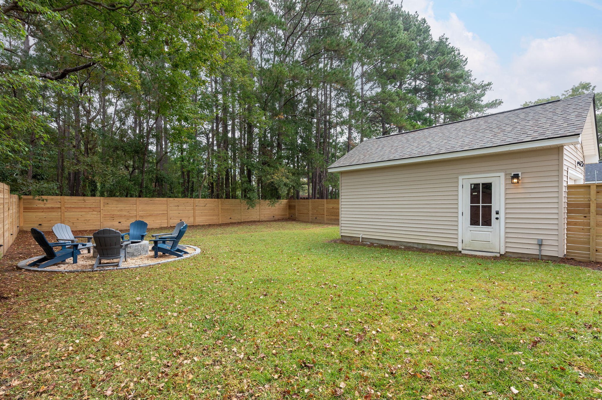 8704 Jenny Lind St, Charleston SC 29406-9085 exterior