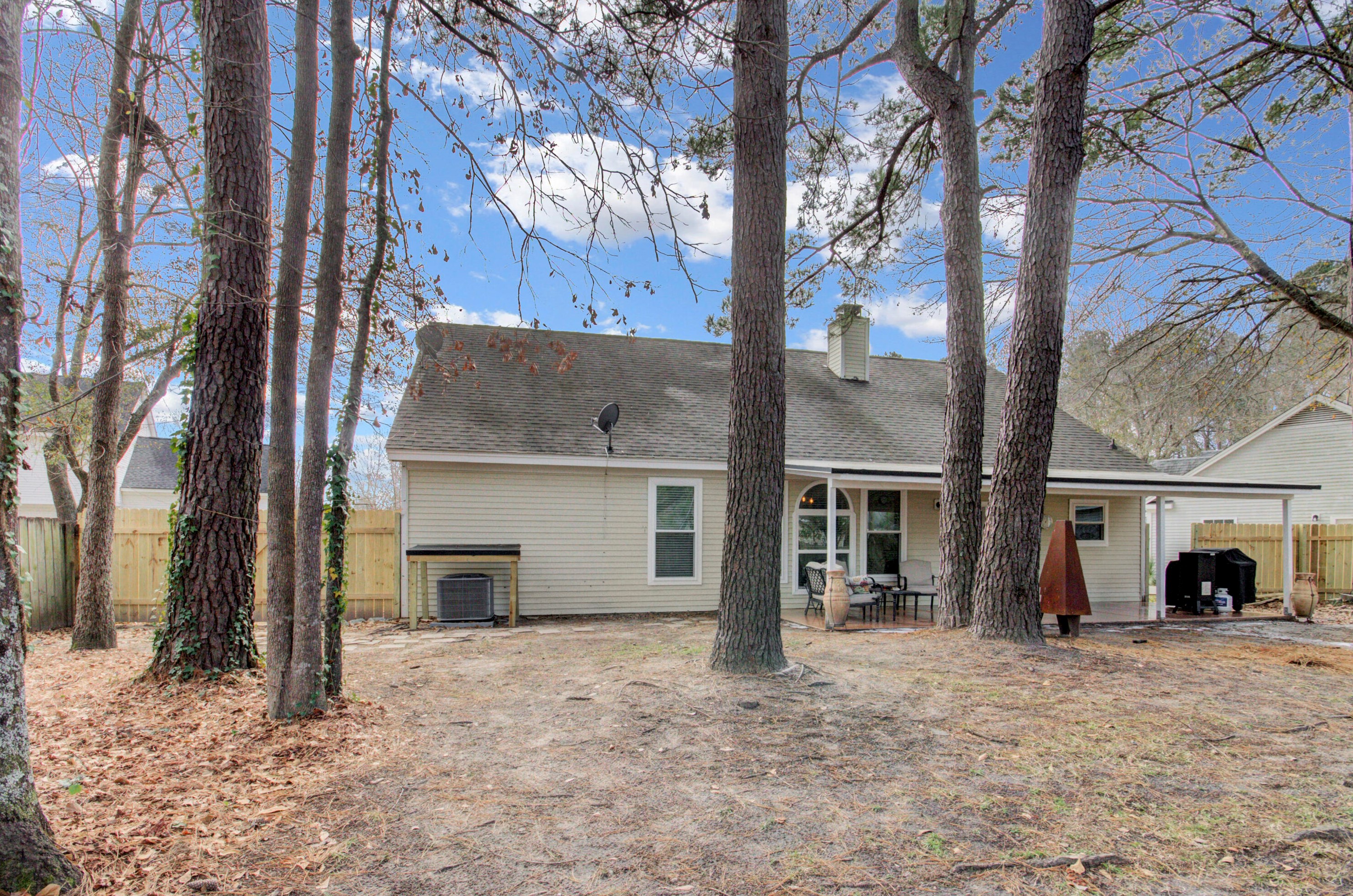 102 Candover Ct, Summerville SC  29485-4089 exterior