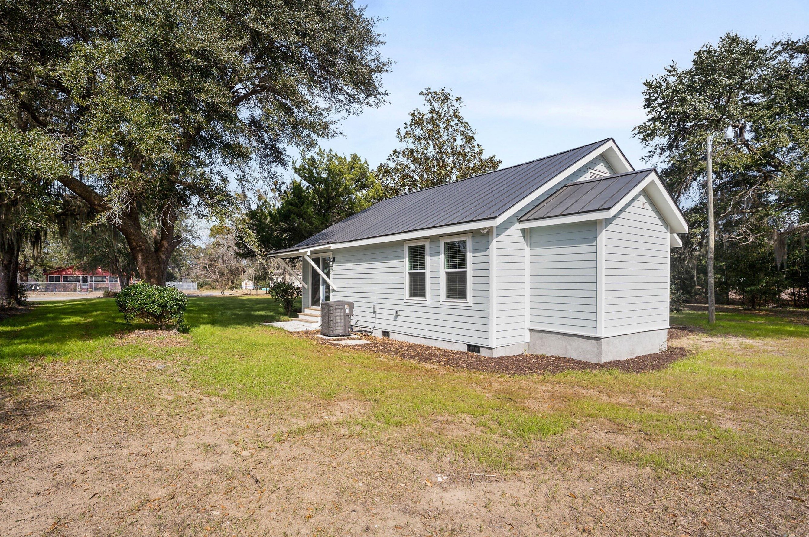 913 Seaside Rd, Saint Helena SC  29920-6518 exterior