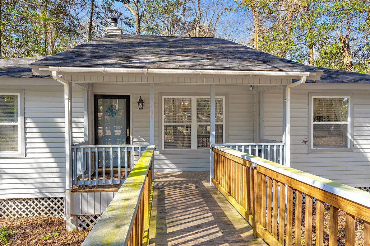 102 Dowling Ave, Walterboro SC  29488-3801 exterior