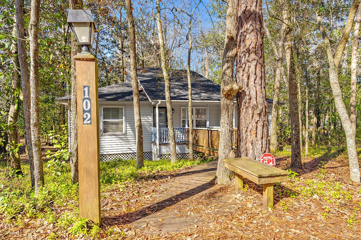102 Dowling Ave, Walterboro SC  29488-3801 exterior