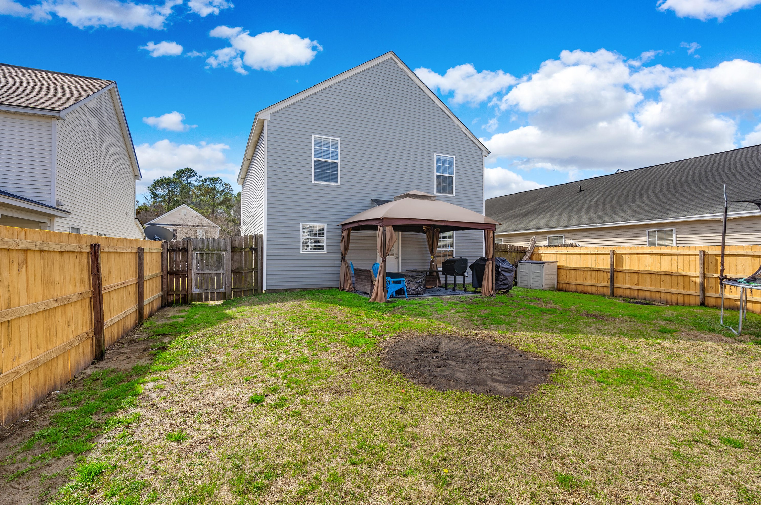 2012 Bearclaw Dr, Charleston SC  29445-4748 exterior