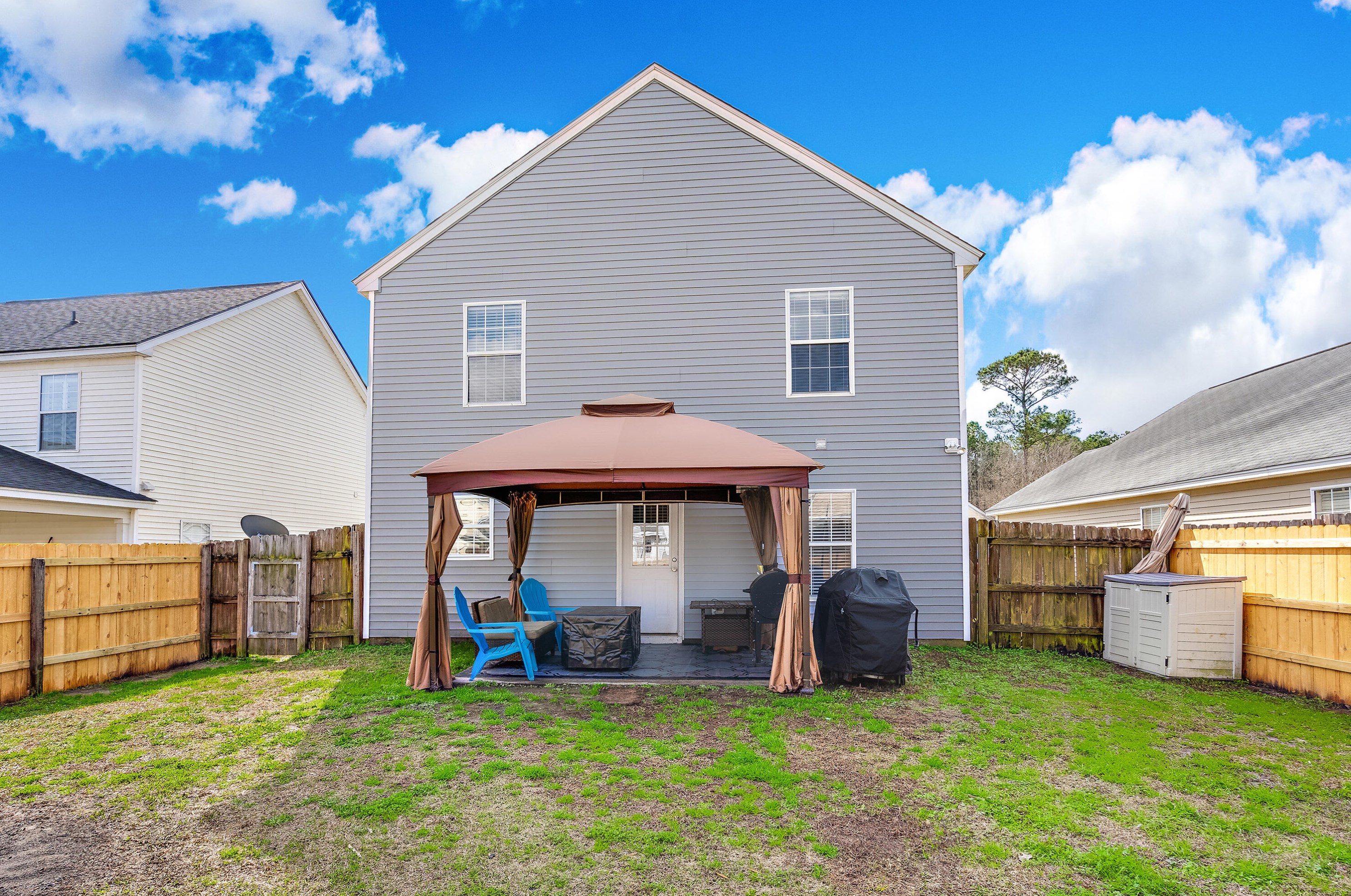 2012 Bearclaw Dr, Charleston SC  29445-4748 exterior