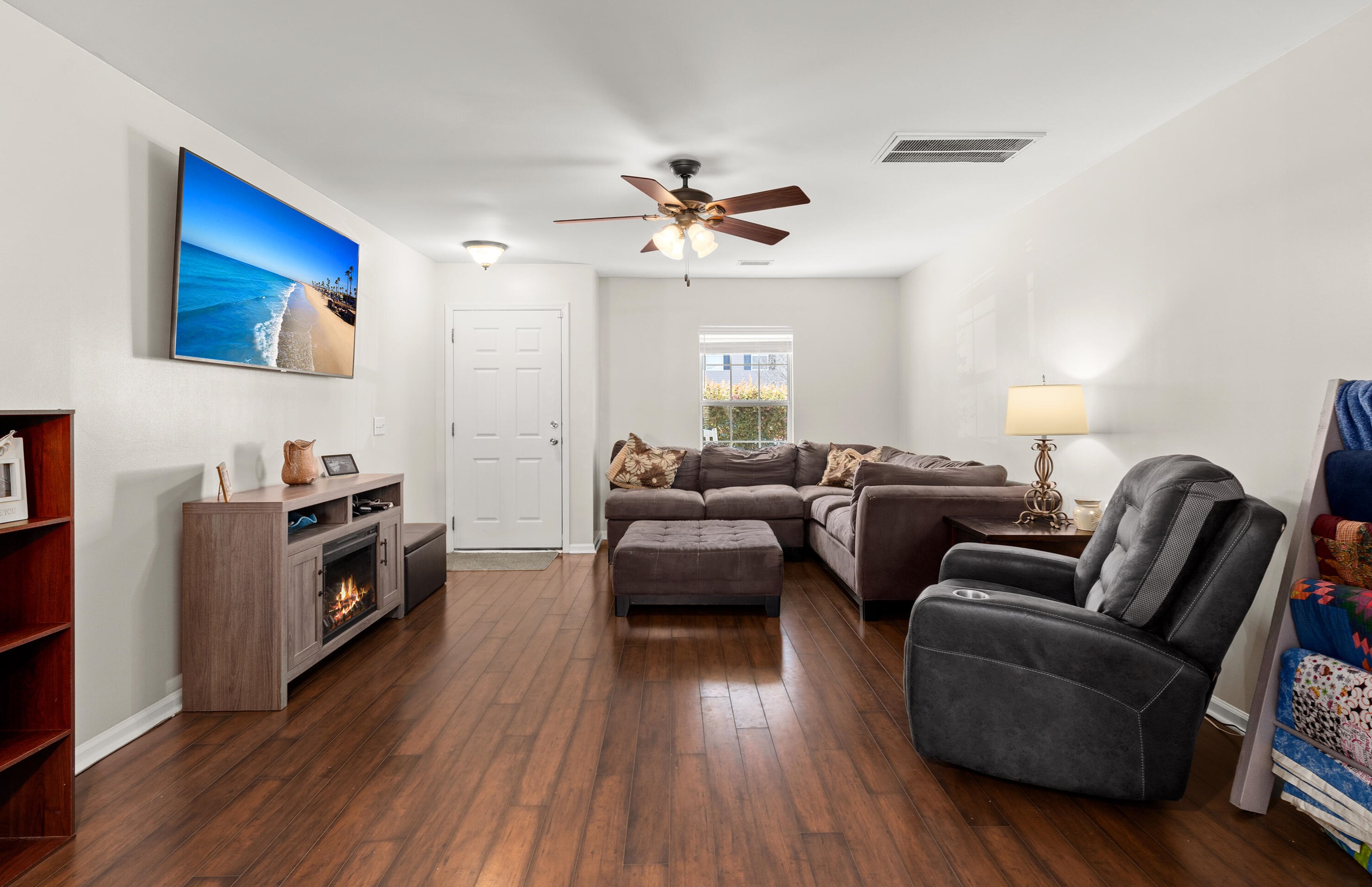 2012 Bearclaw Dr, Charleston SC  29445-4748 exterior