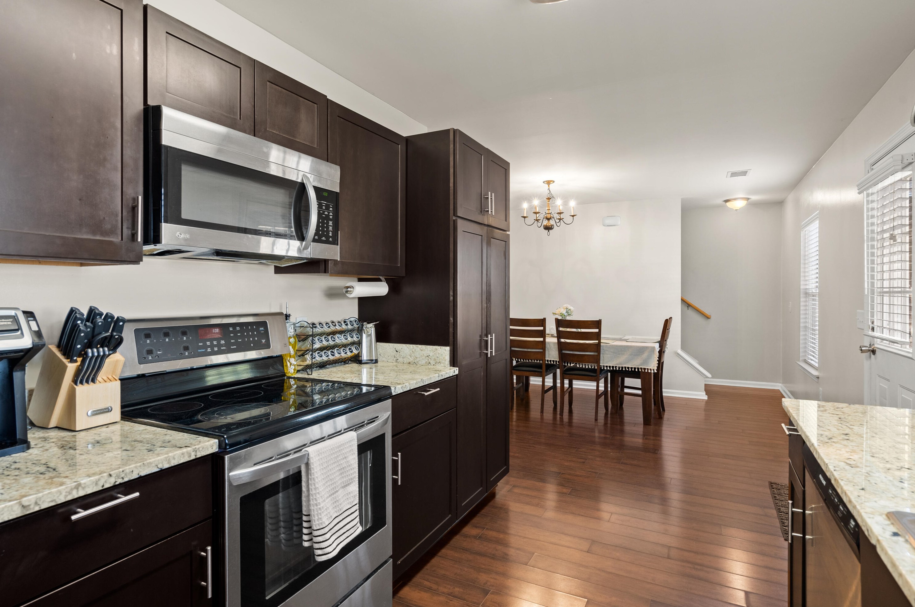 2012 Bearclaw Dr, Charleston SC  29445-4748 exterior