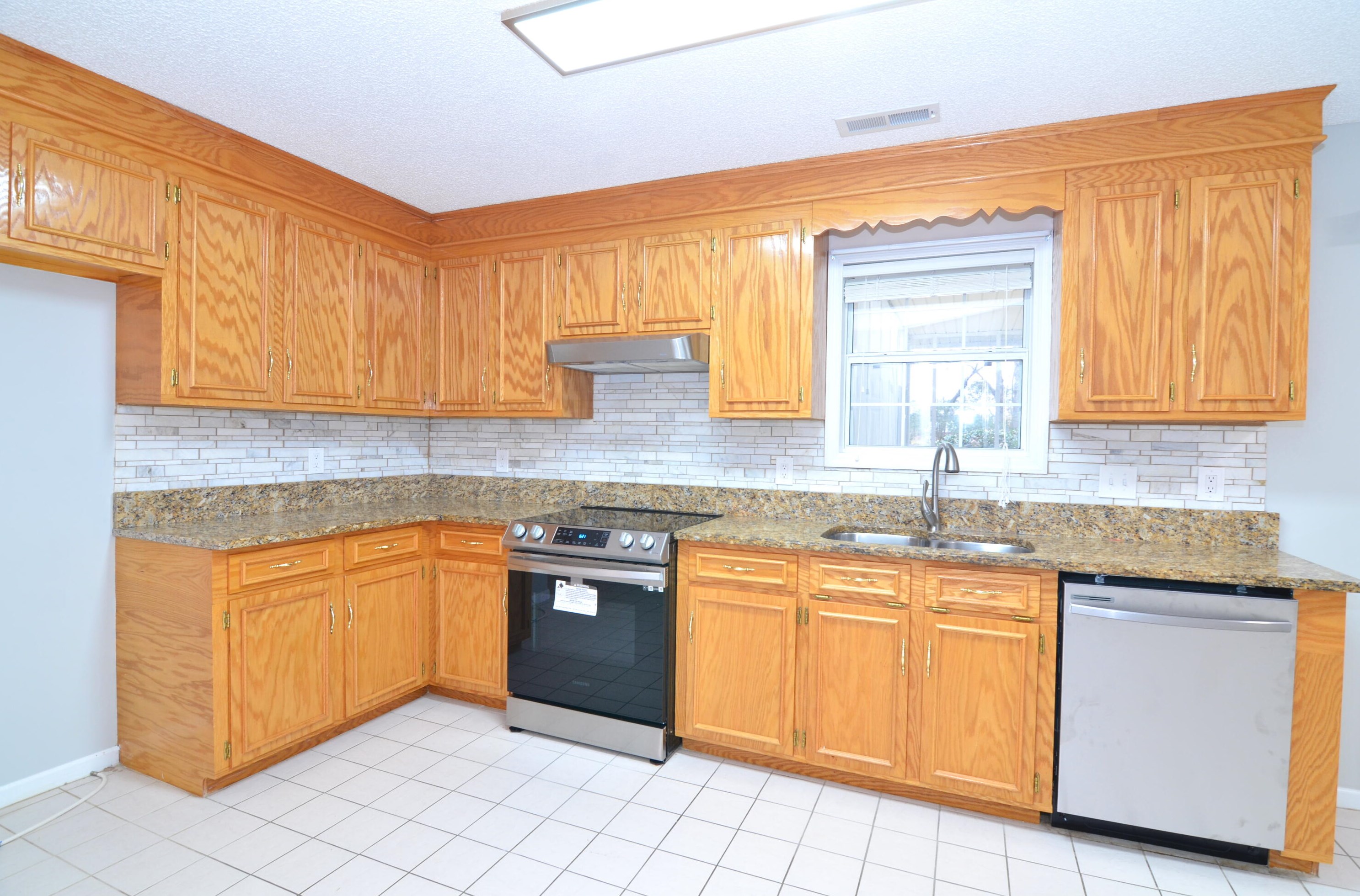 116 Jillian Cir, Charleston SC  29445-7180 exterior
