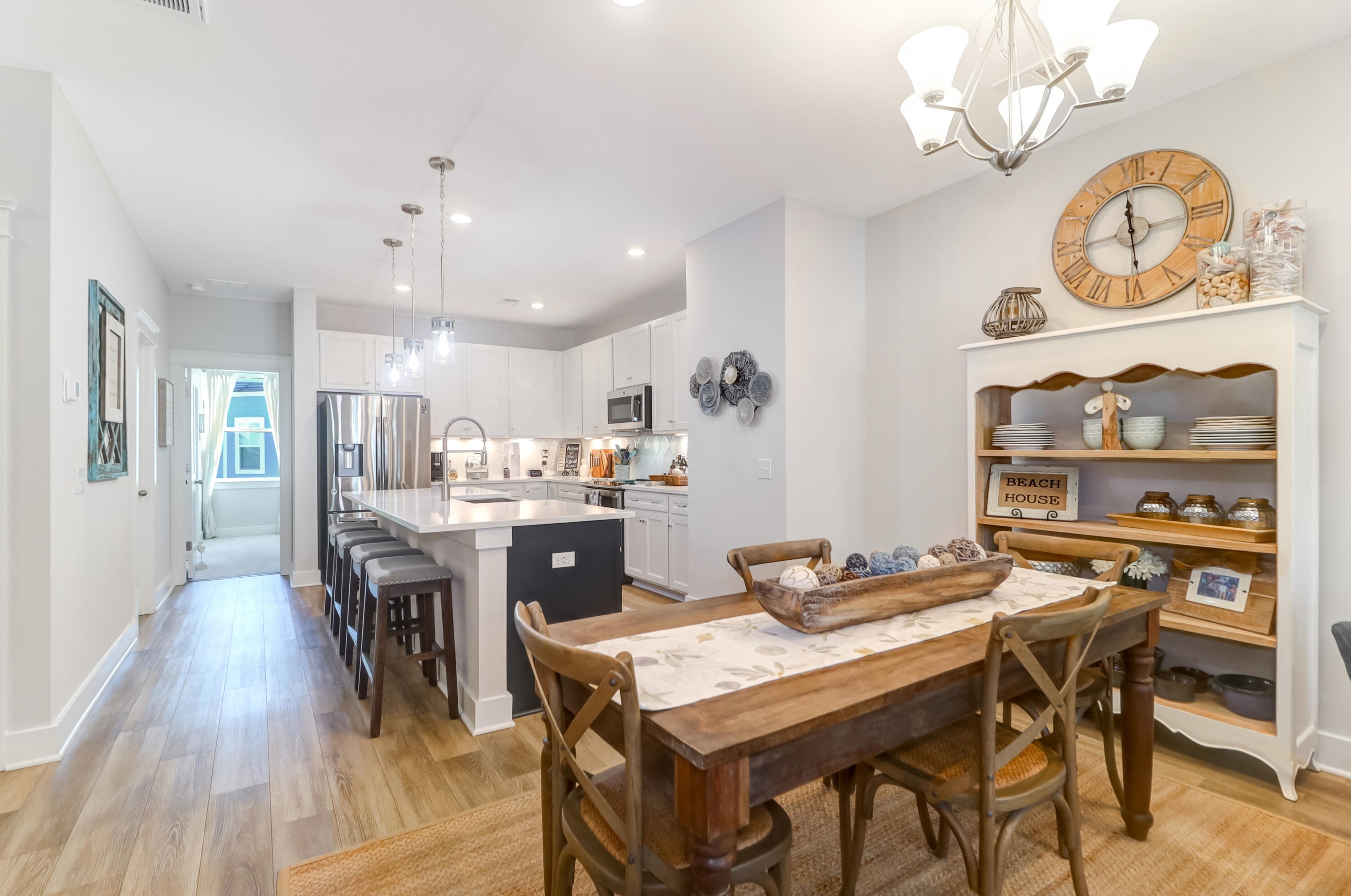 4566 Mixson Ave, Charleston SC  29405-5110 exterior