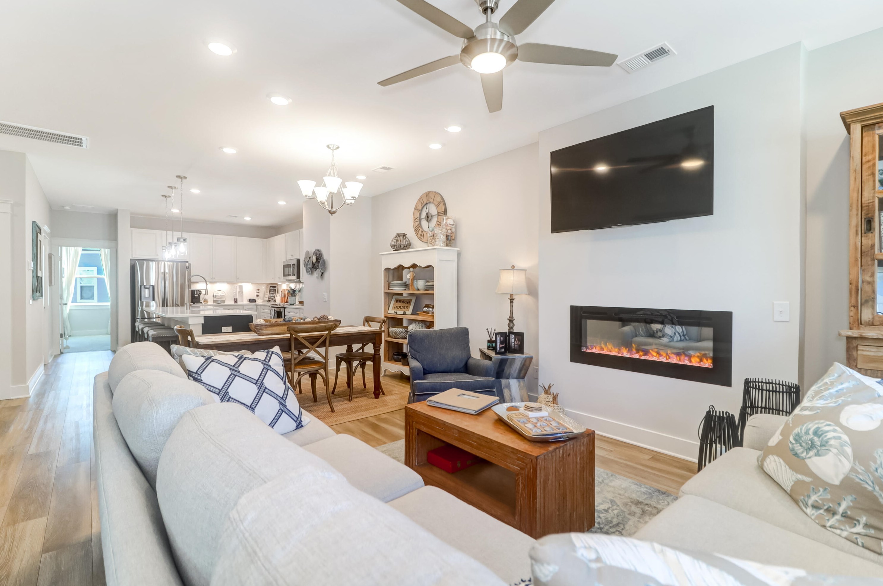 4566 Mixson Ave, Charleston SC  29405-5110 exterior