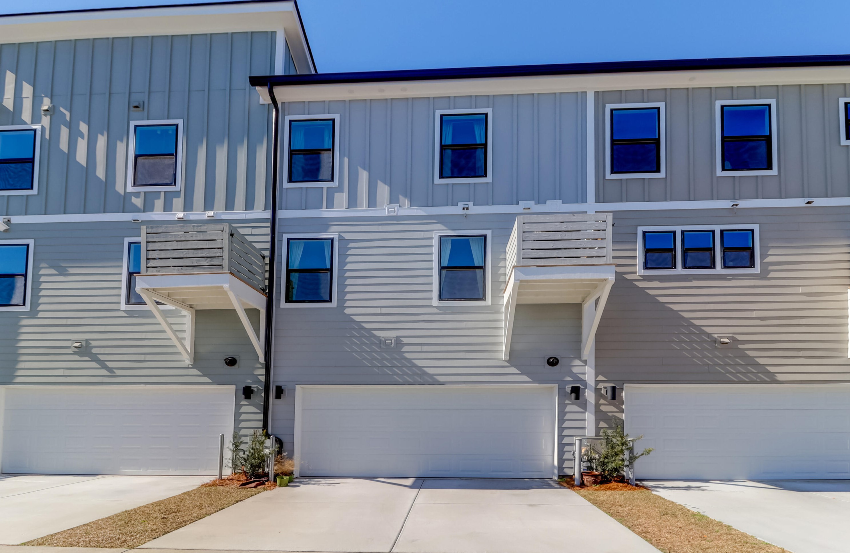 4566 Mixson Ave, Charleston SC  29405-5110 exterior