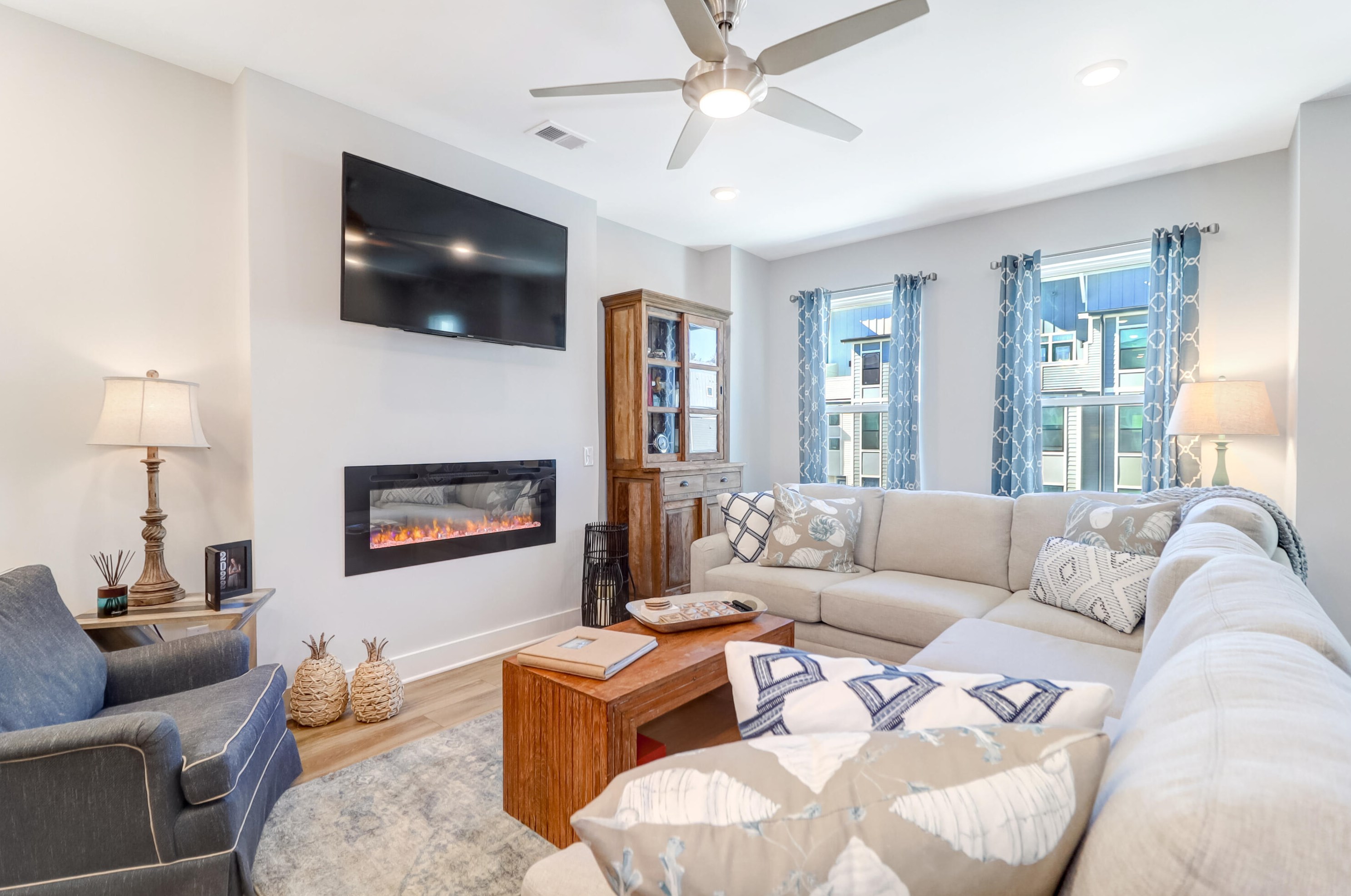 4566 Mixson Ave, Charleston SC  29405-5110 exterior