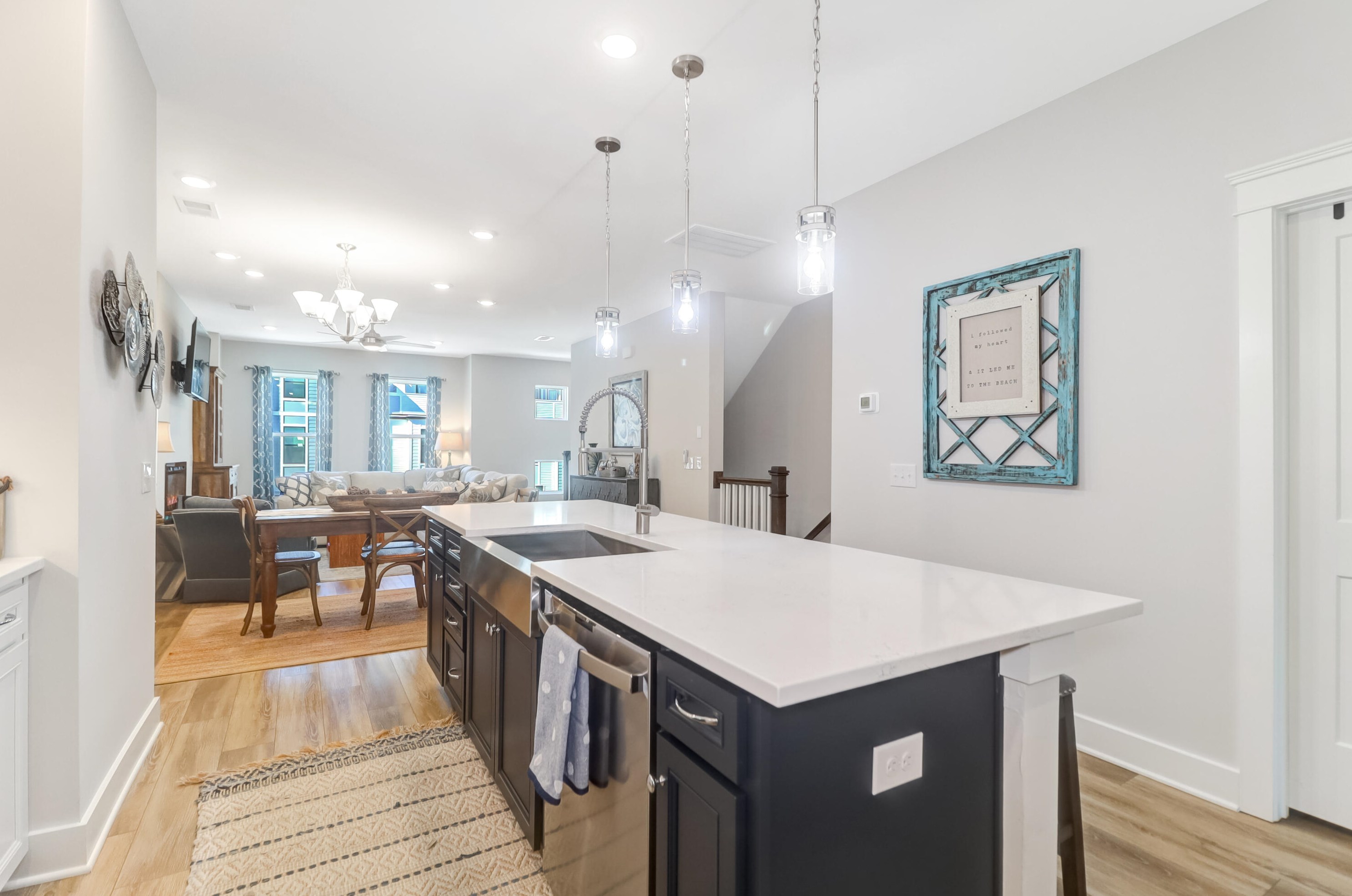 4566 Mixson Ave, Charleston SC  29405-5110 exterior