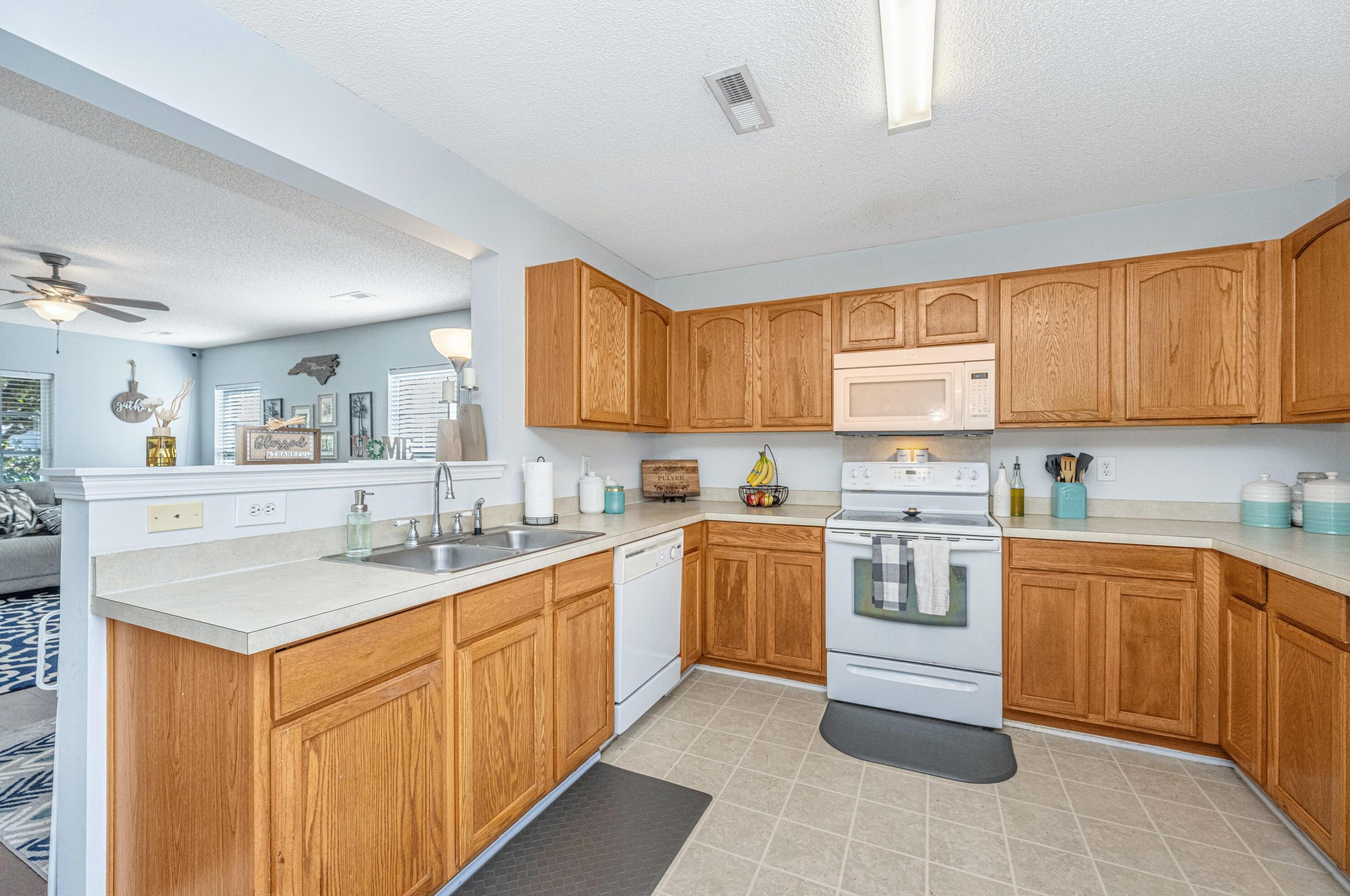 5004 Chisolm Ct, Summerville SC  29485-8957 exterior