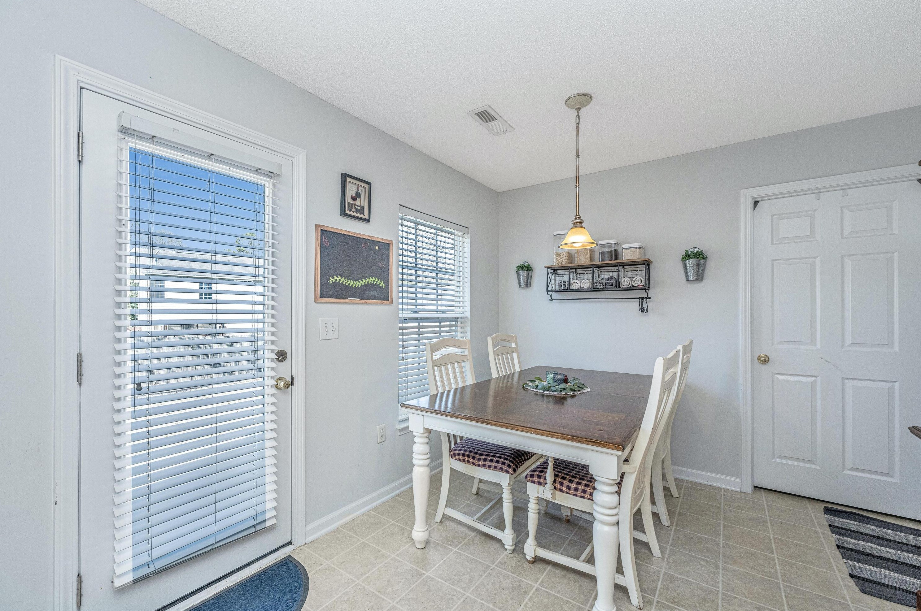 5004 Chisolm Ct, Summerville SC  29485-8957 exterior