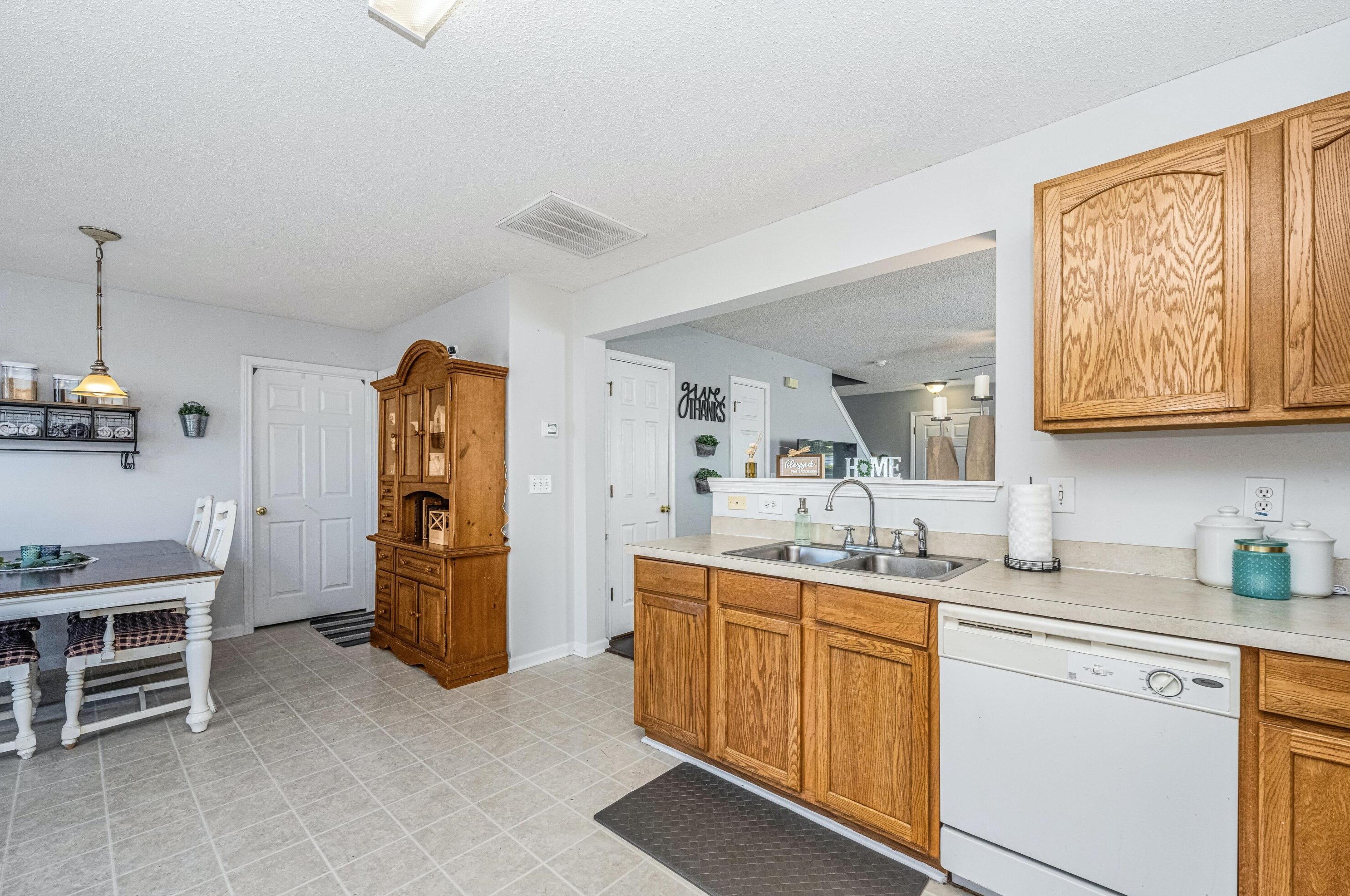 5004 Chisolm Ct, Summerville SC  29485-8957 exterior