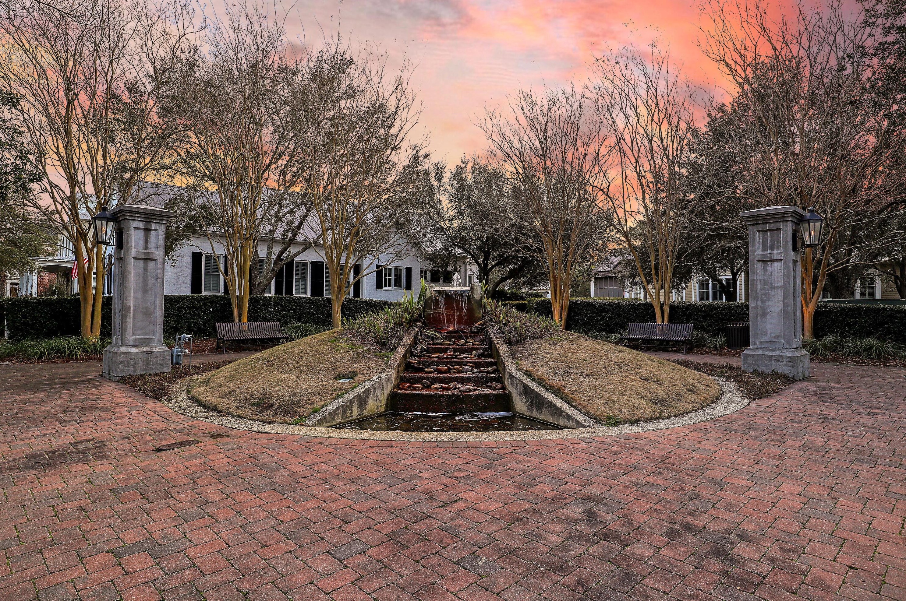 1787 Pierce St, Charleston SC  29492-8476 exterior