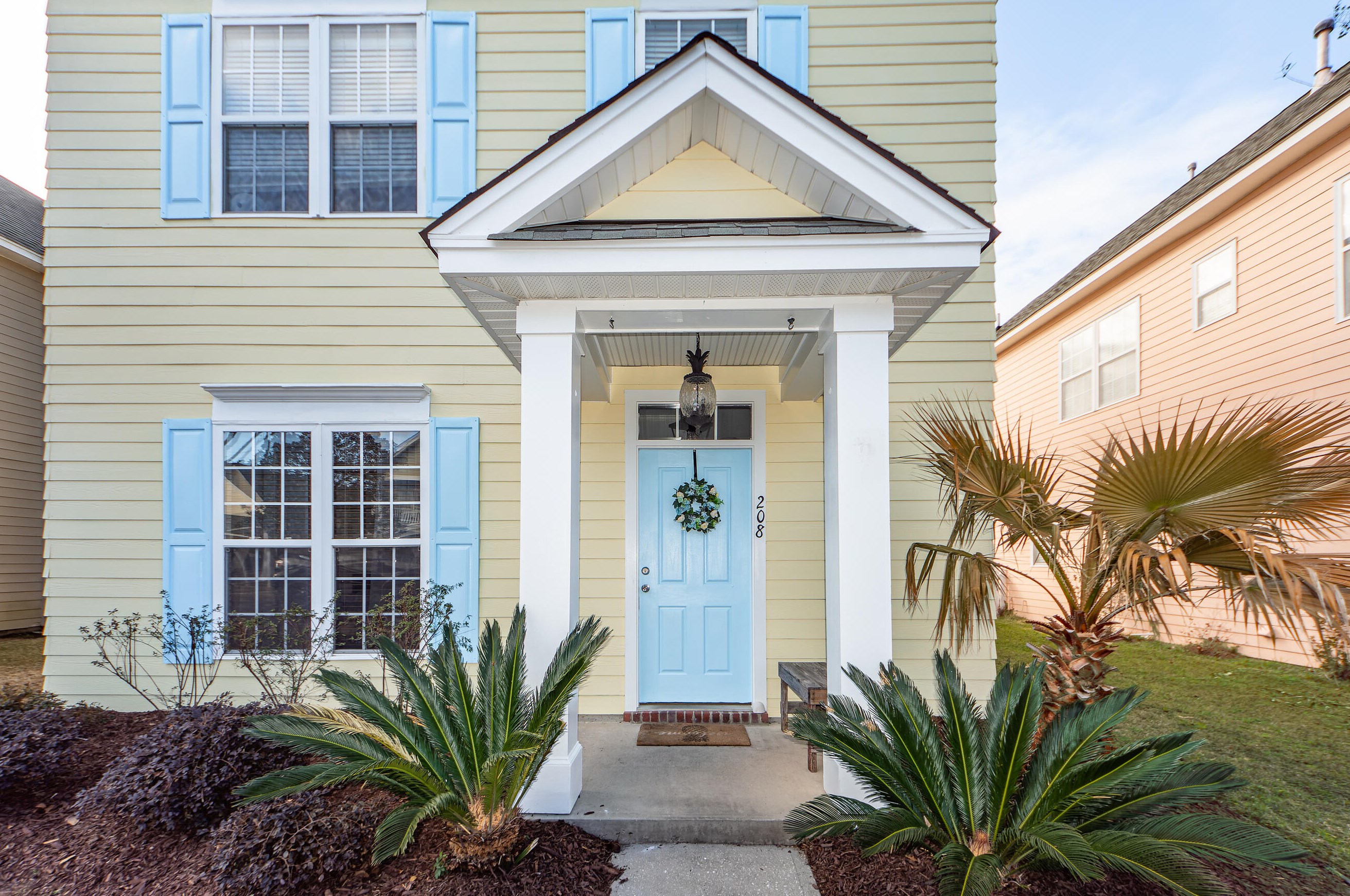 208 Dandelion St, Summerville SC  29483-5556 exterior
