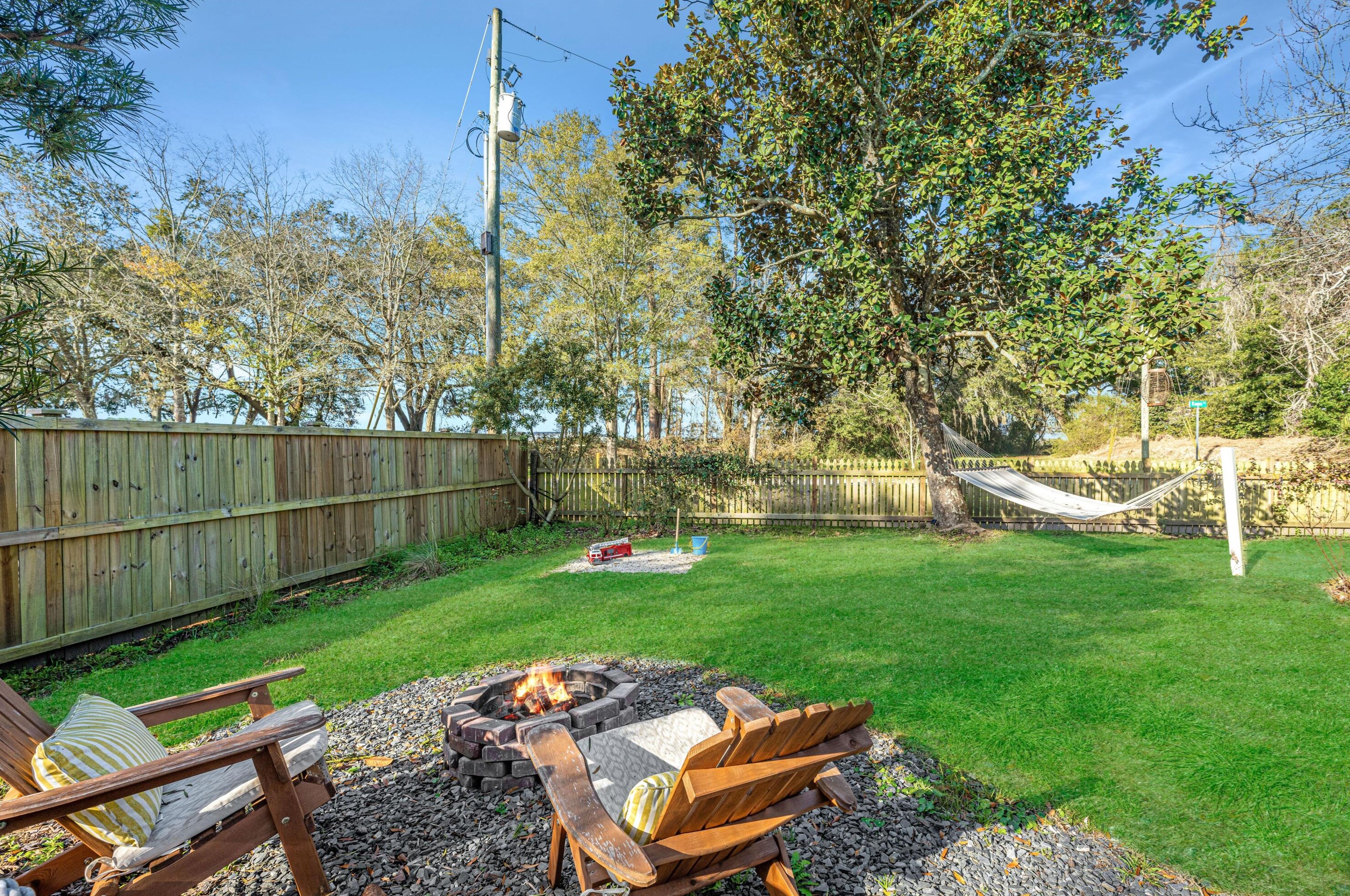 2211 Seroy St, Charleston SC  29412-2306 exterior