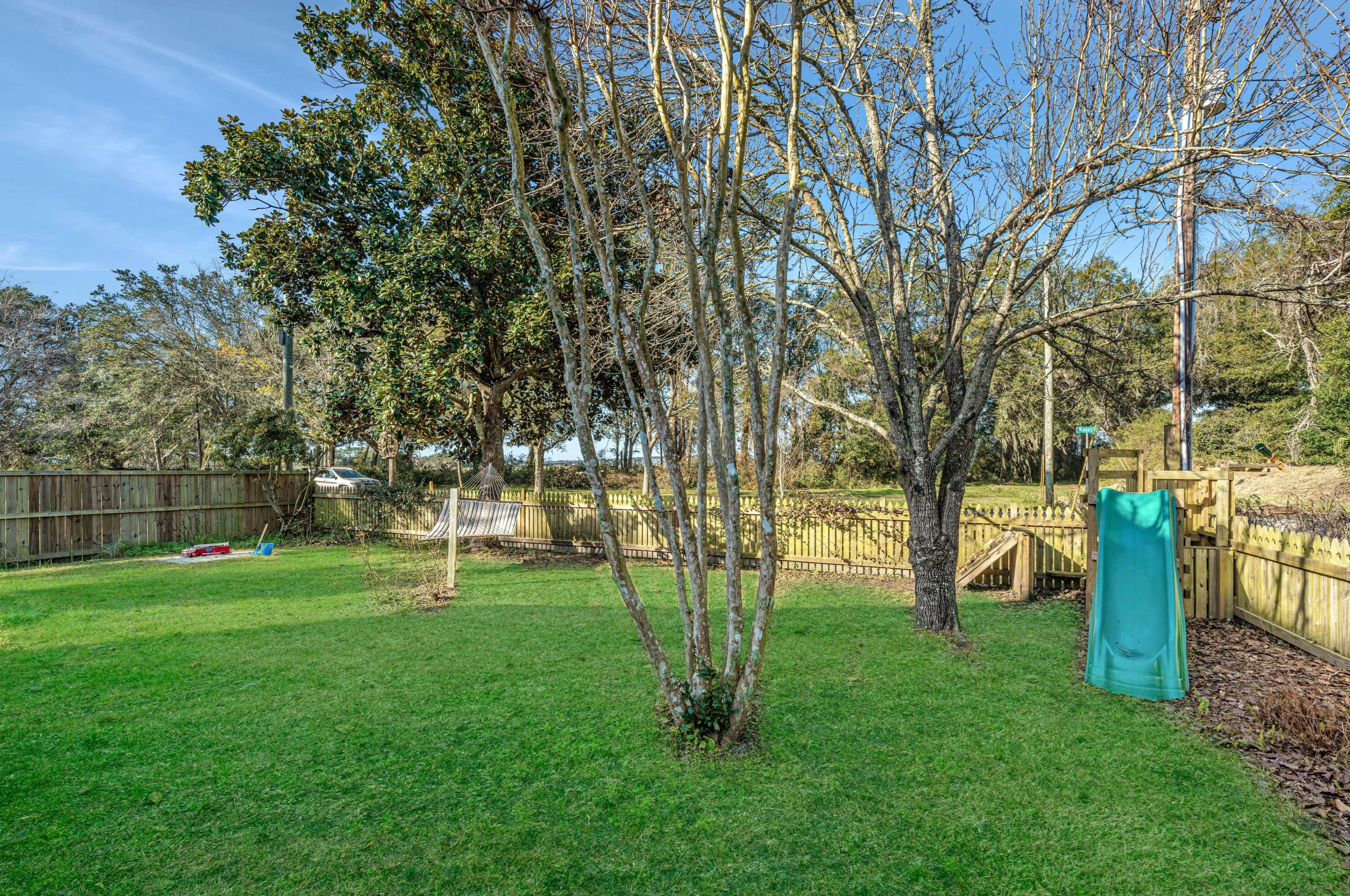 2211 Seroy St, Charleston SC  29412-2306 exterior