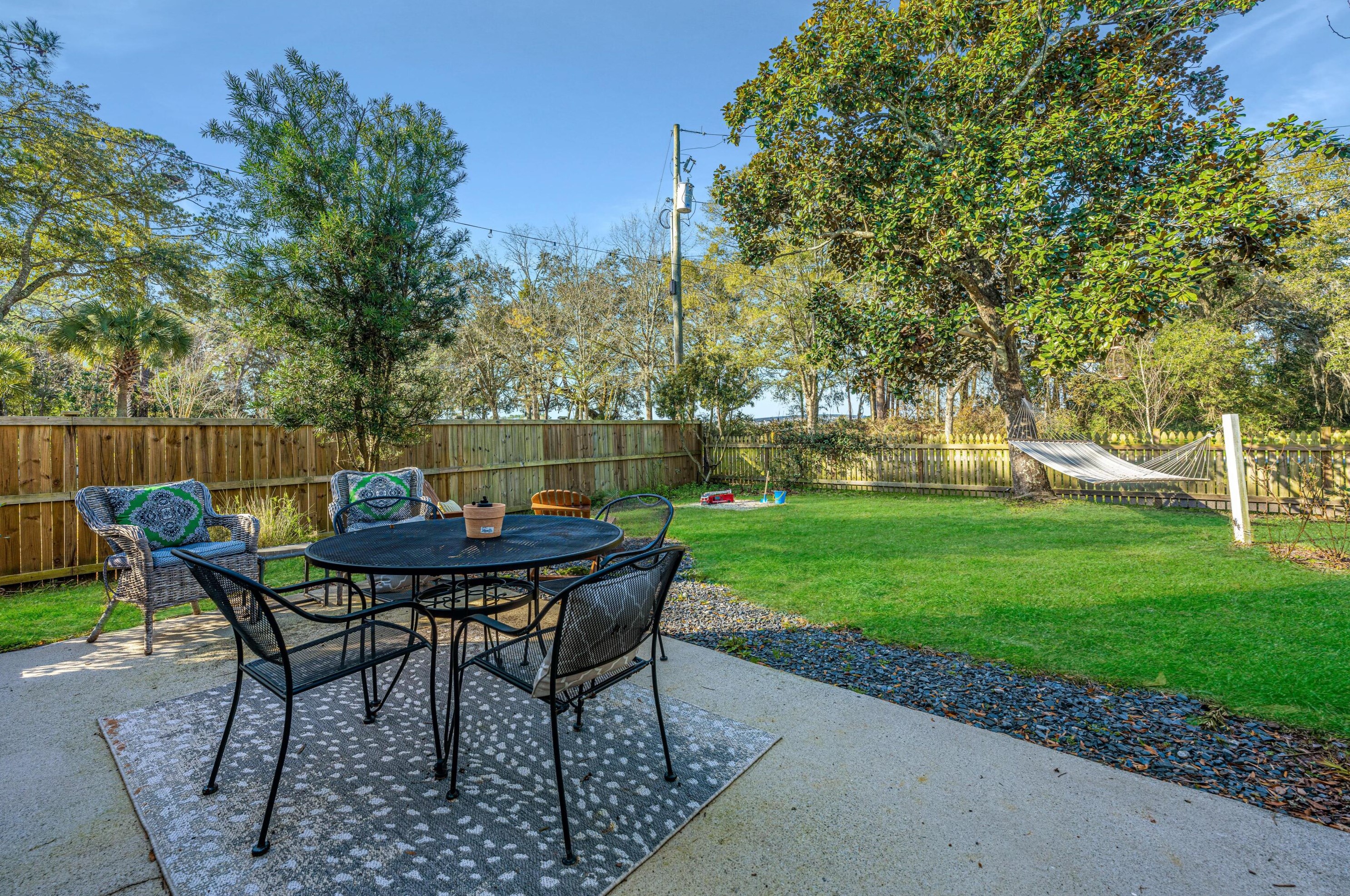 2211 Seroy St, Charleston SC  29412-2306 exterior