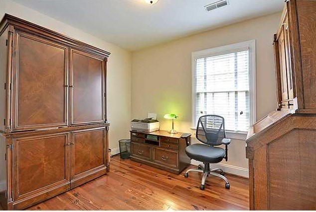 207 Wentworth St, Charleston SC  29401-1209 exterior