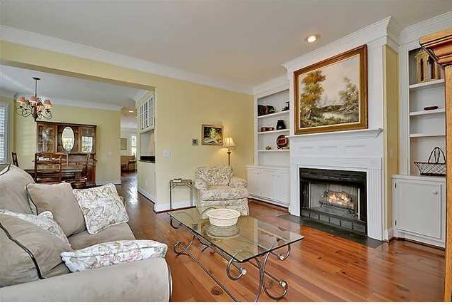 207 Wentworth St, Charleston SC  29401-1209 exterior