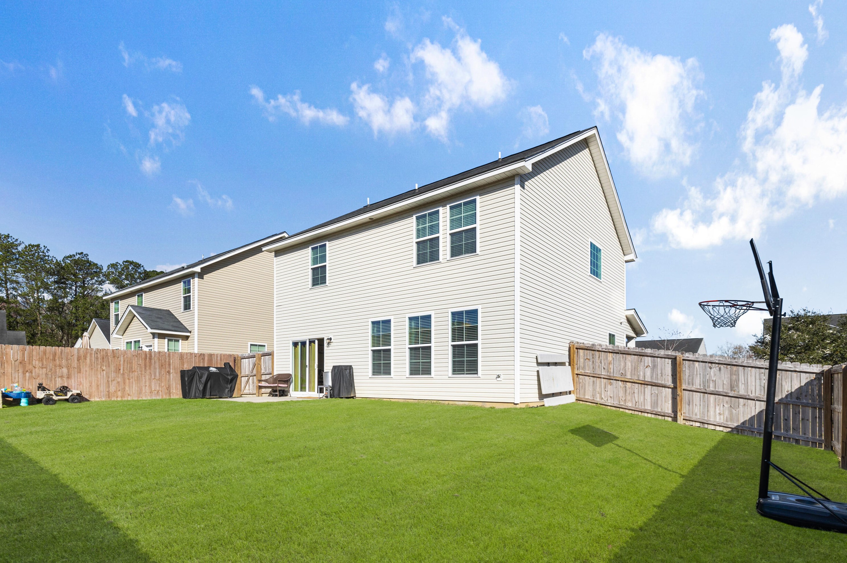 405 Stoney Field Dr, Moncks Corner SC  29461-7384 exterior