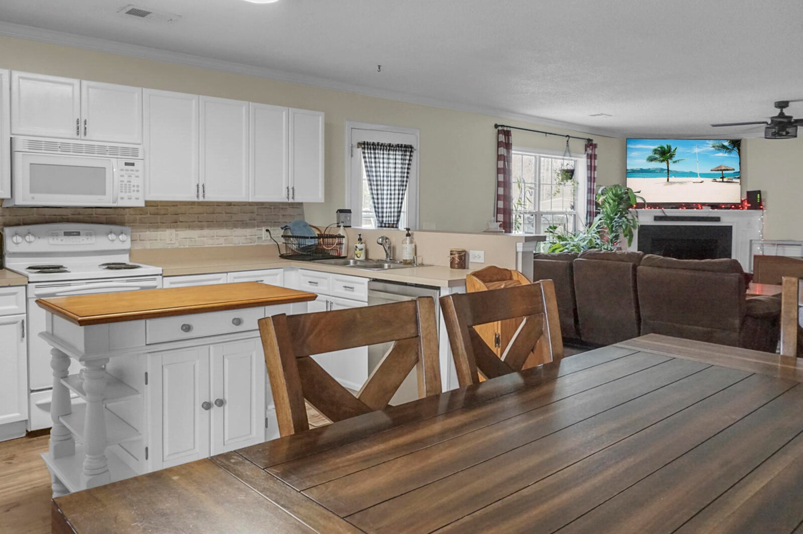2036 Robin Wood Blvd, Moncks Corner SC  29461-3423 exterior
