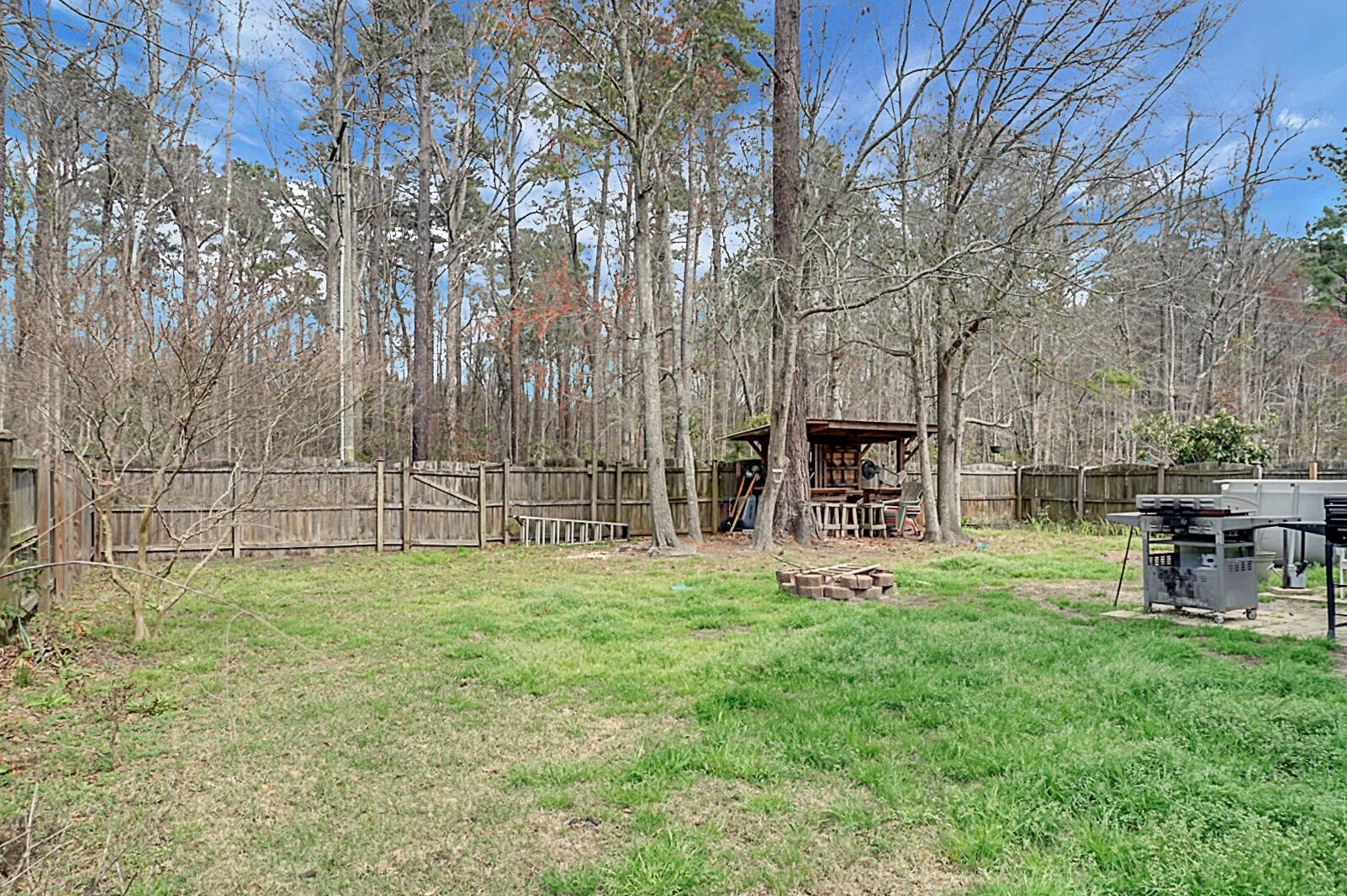 2036 Robin Wood Blvd, Moncks Corner SC  29461-3423 exterior