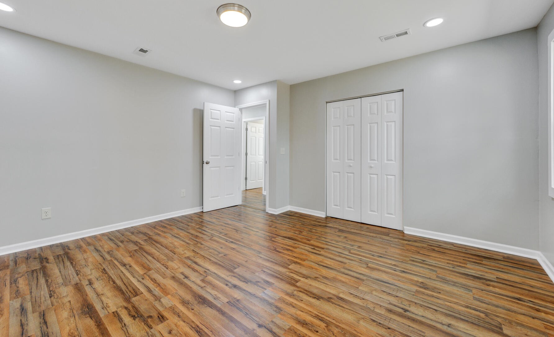 105 Donegal Ln, Summerville SC  29483-1708 exterior