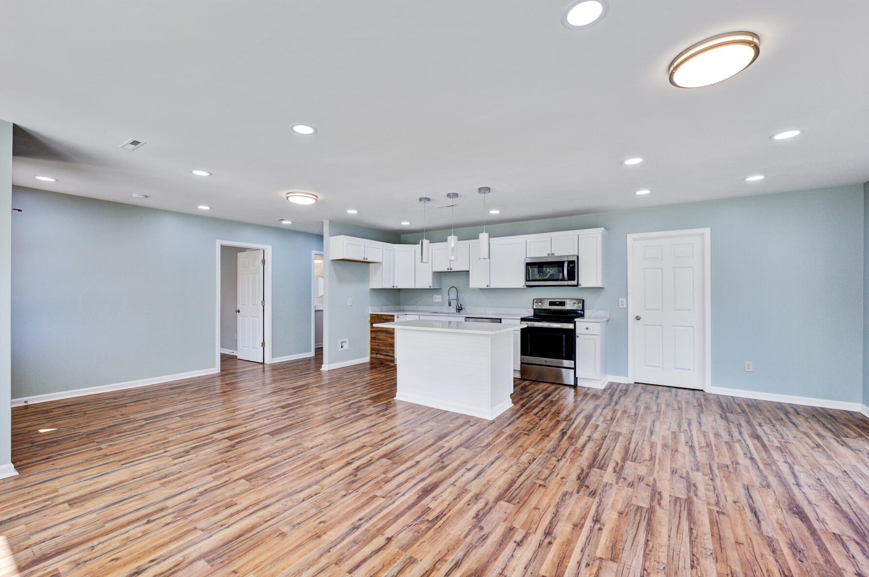 105 Donegal Ln, Summerville SC  29483-1708 exterior