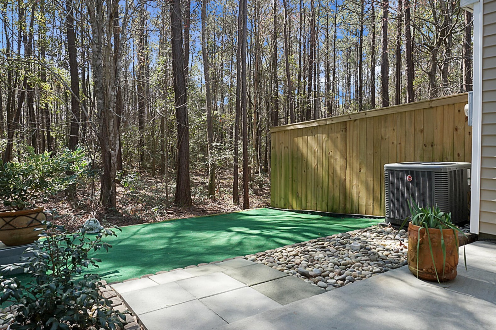 1139 Island Club Dr, Charleston SC  29492-8110 exterior