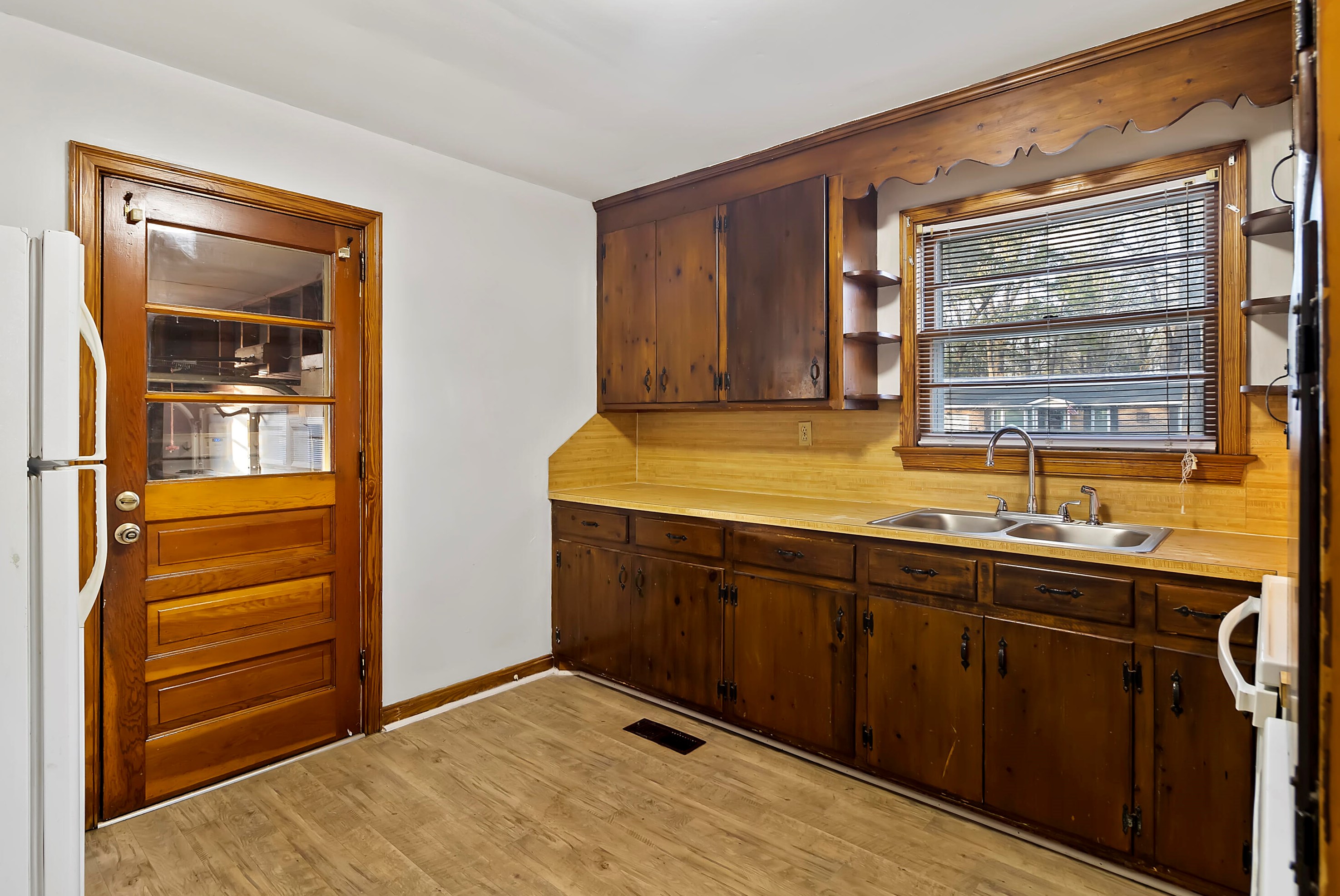 2619 Church Crk Dr, Charleston SC exterior