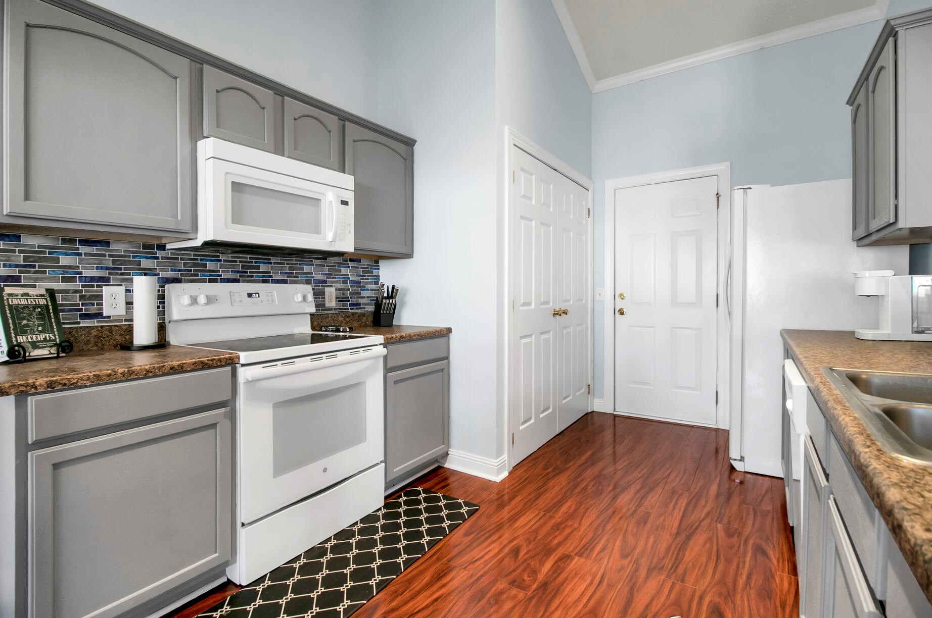 1421 Pinethicket Dr, Summerville SC  29483-8661 exterior