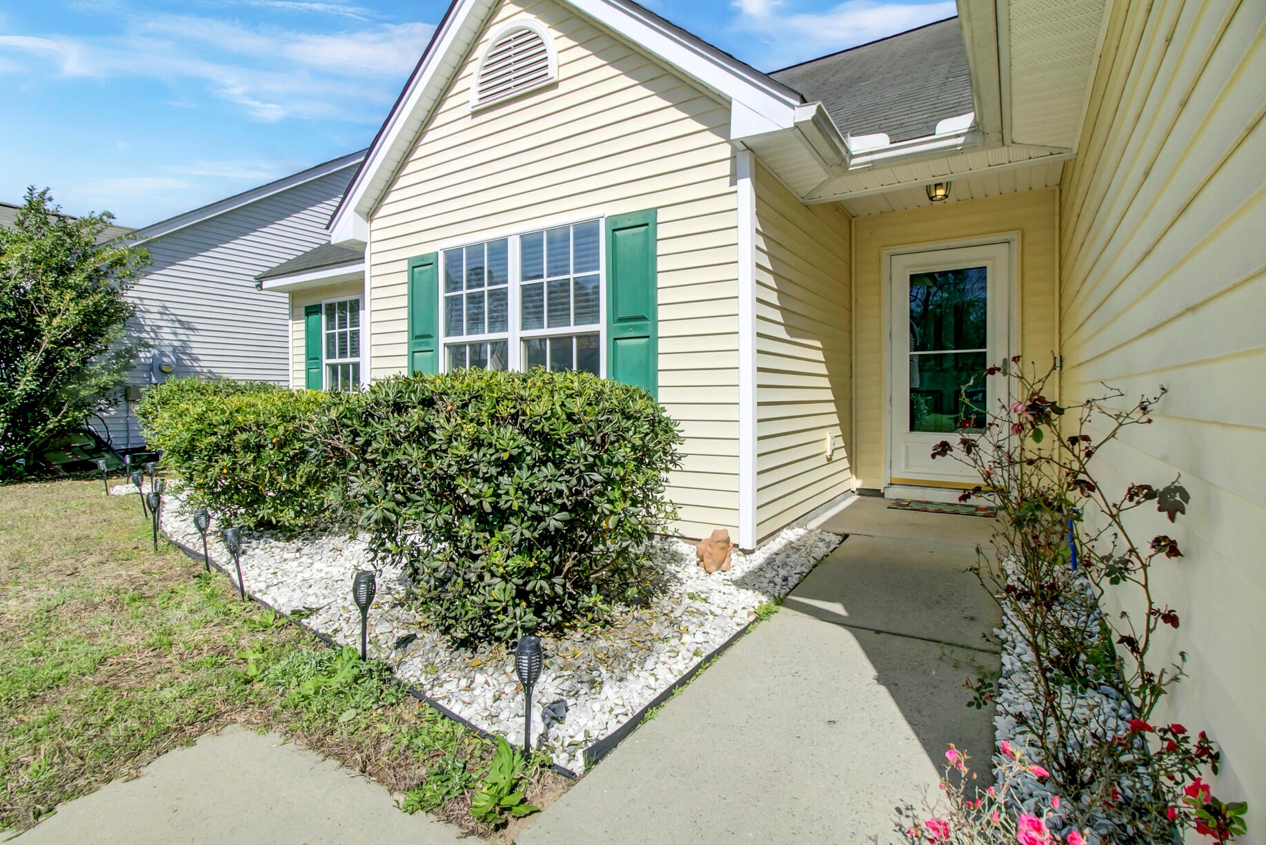 1421 Pinethicket Dr, Summerville SC  29483-8661 exterior