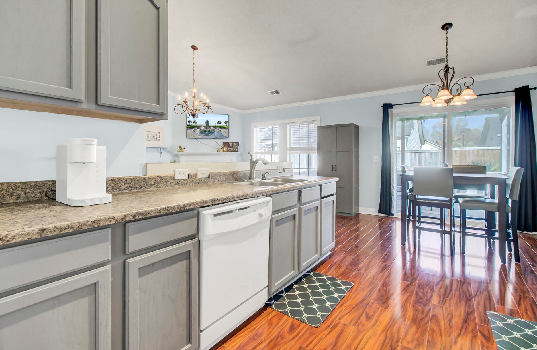 1421 Pinethicket Dr, Summerville SC  29483-8661 exterior