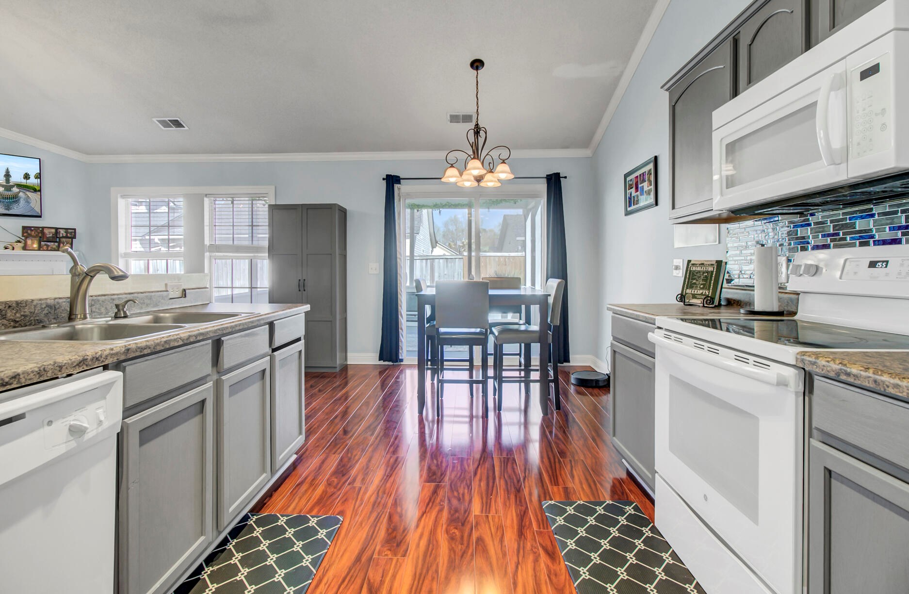 1421 Pinethicket Dr, Summerville SC  29483-8661 exterior