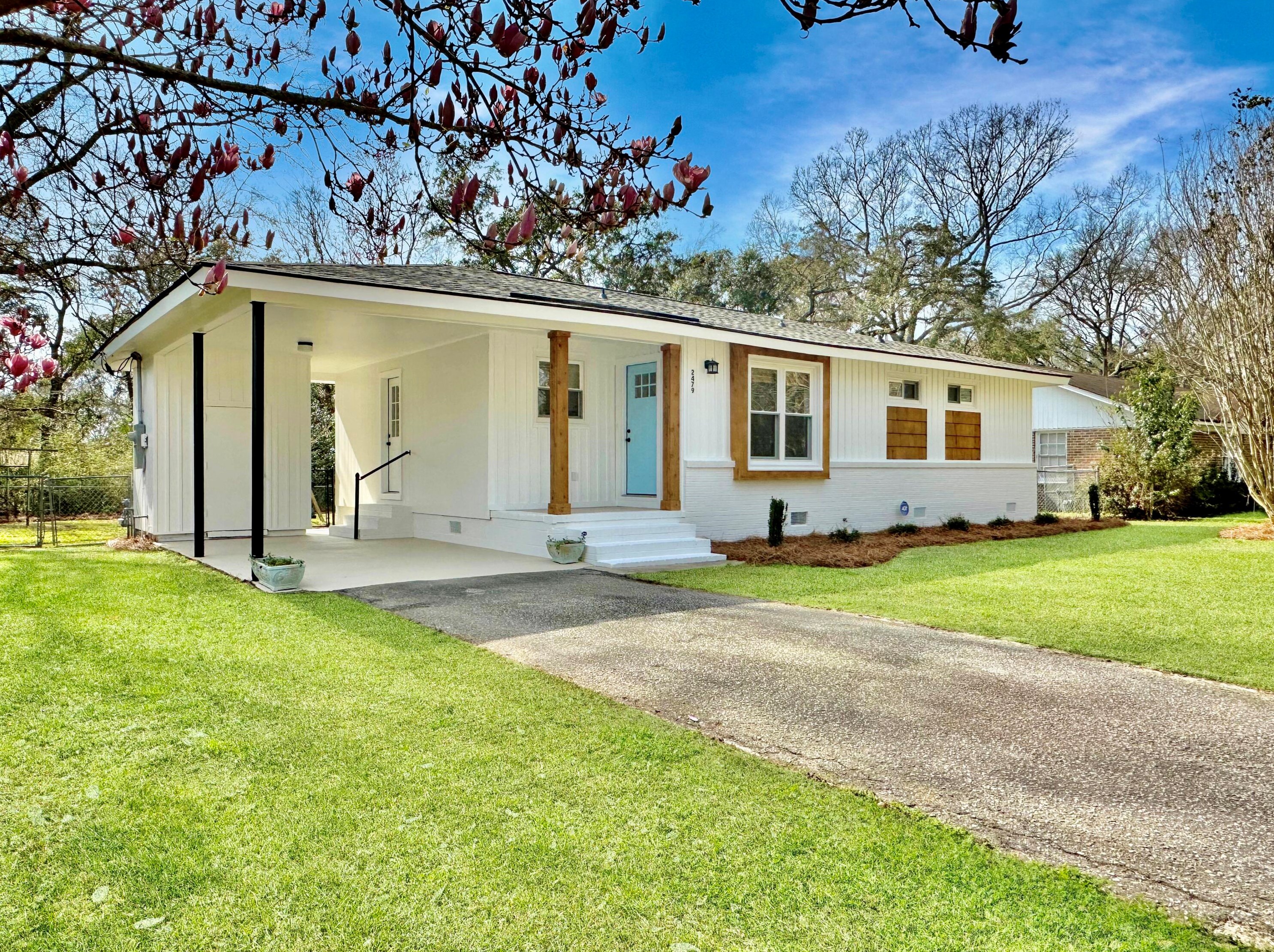 2479 Lantern St, Charleston SC  29414-4819 exterior