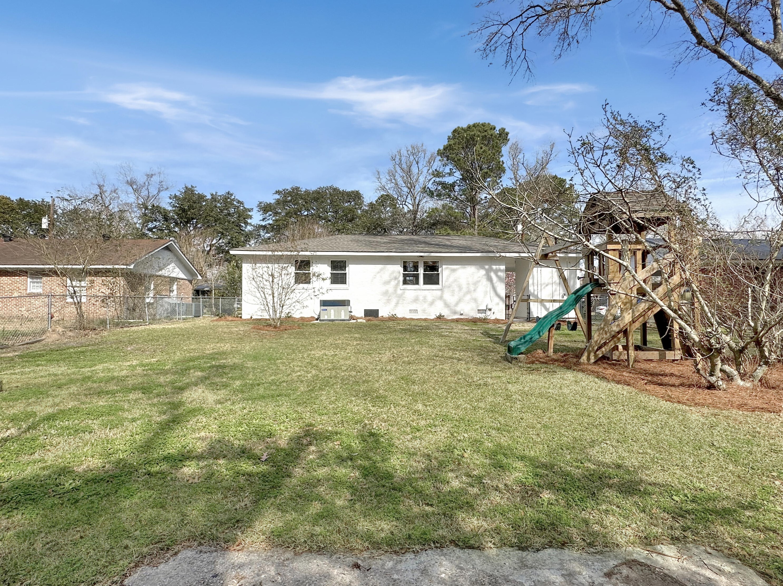 2479 Lantern St, Charleston SC  29414-4819 exterior