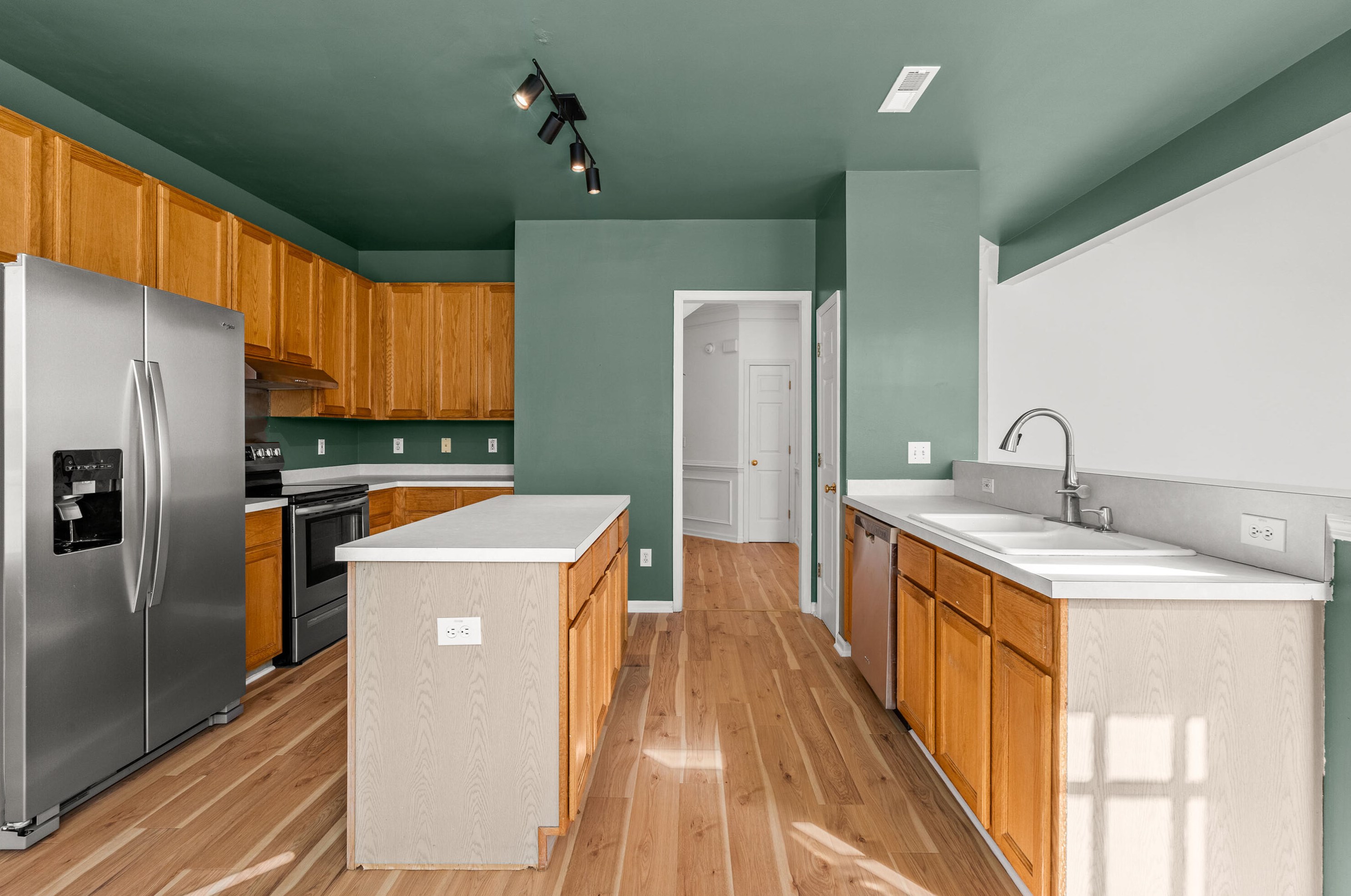 100 Evesham Dr, Summerville SC  29485-5846 exterior