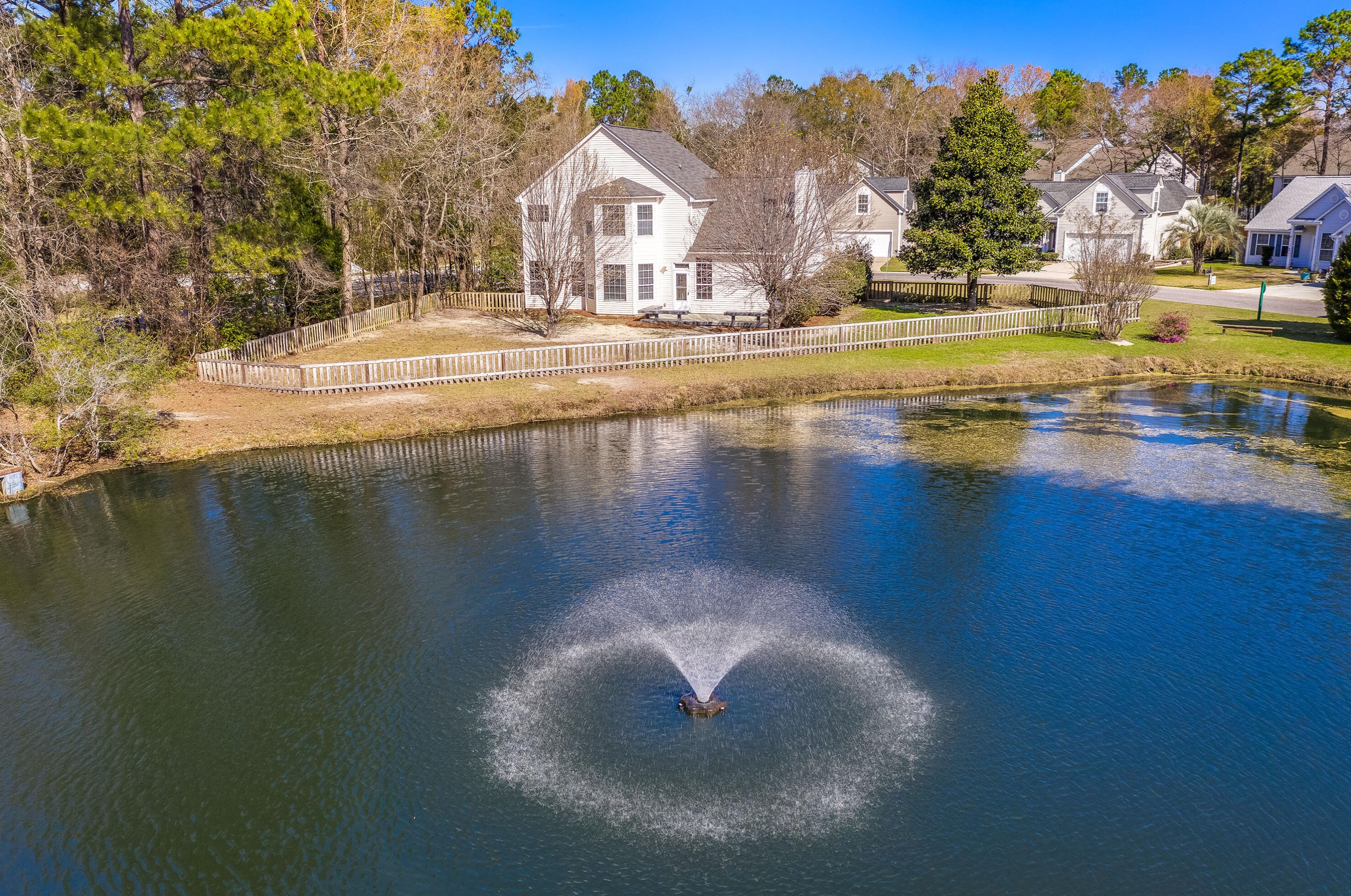 100 Evesham Dr, Summerville SC  29485-5846 exterior