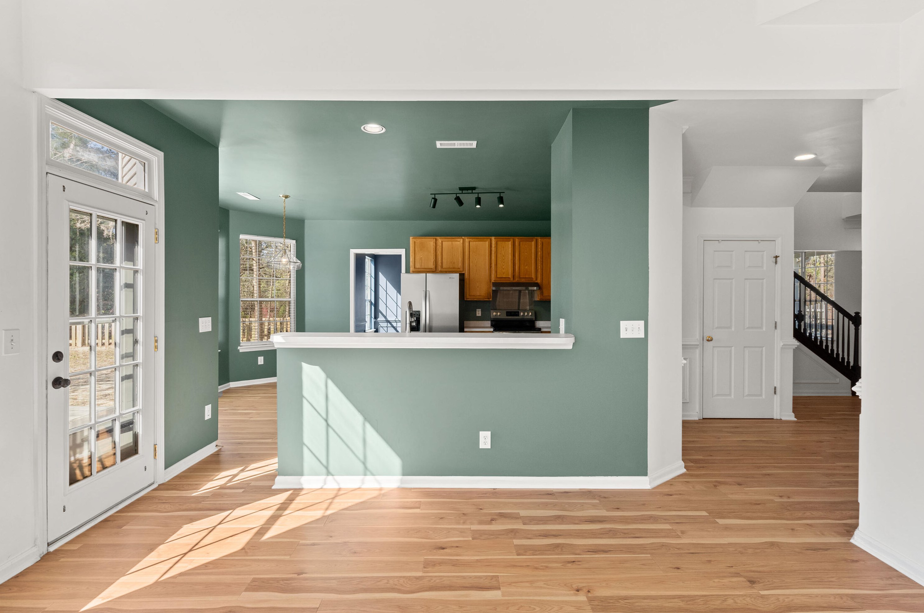 100 Evesham Dr, Summerville SC  29485-5846 exterior