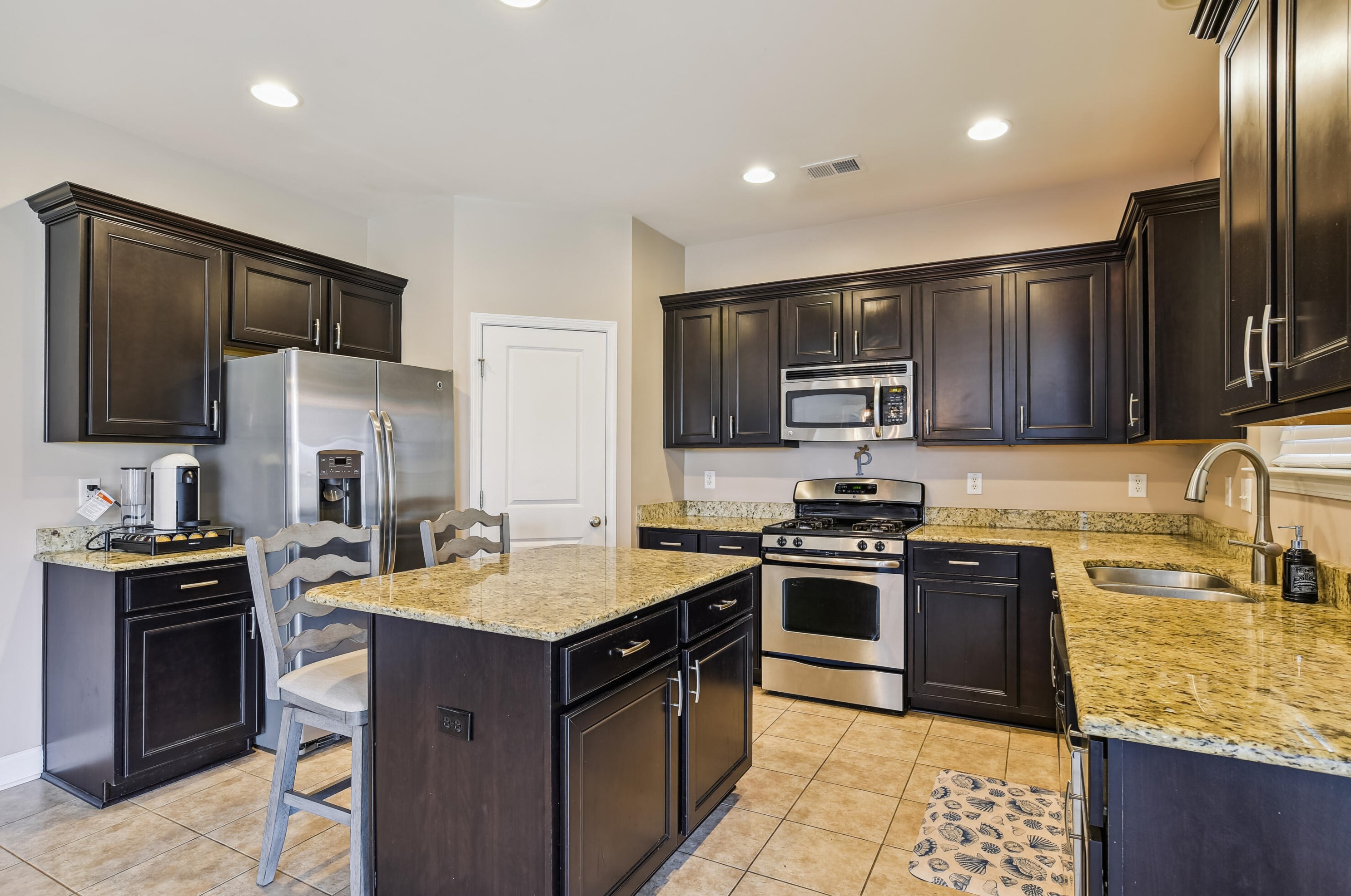 302 Freeland Way, Moncks Corner SC  29461-8868 exterior