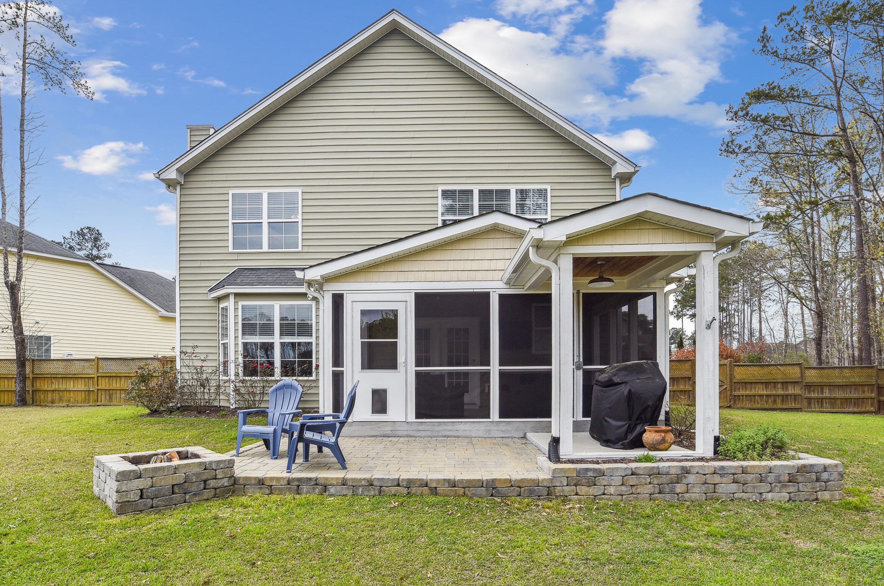 302 Freeland Way, Moncks Corner SC  29461-8868 exterior