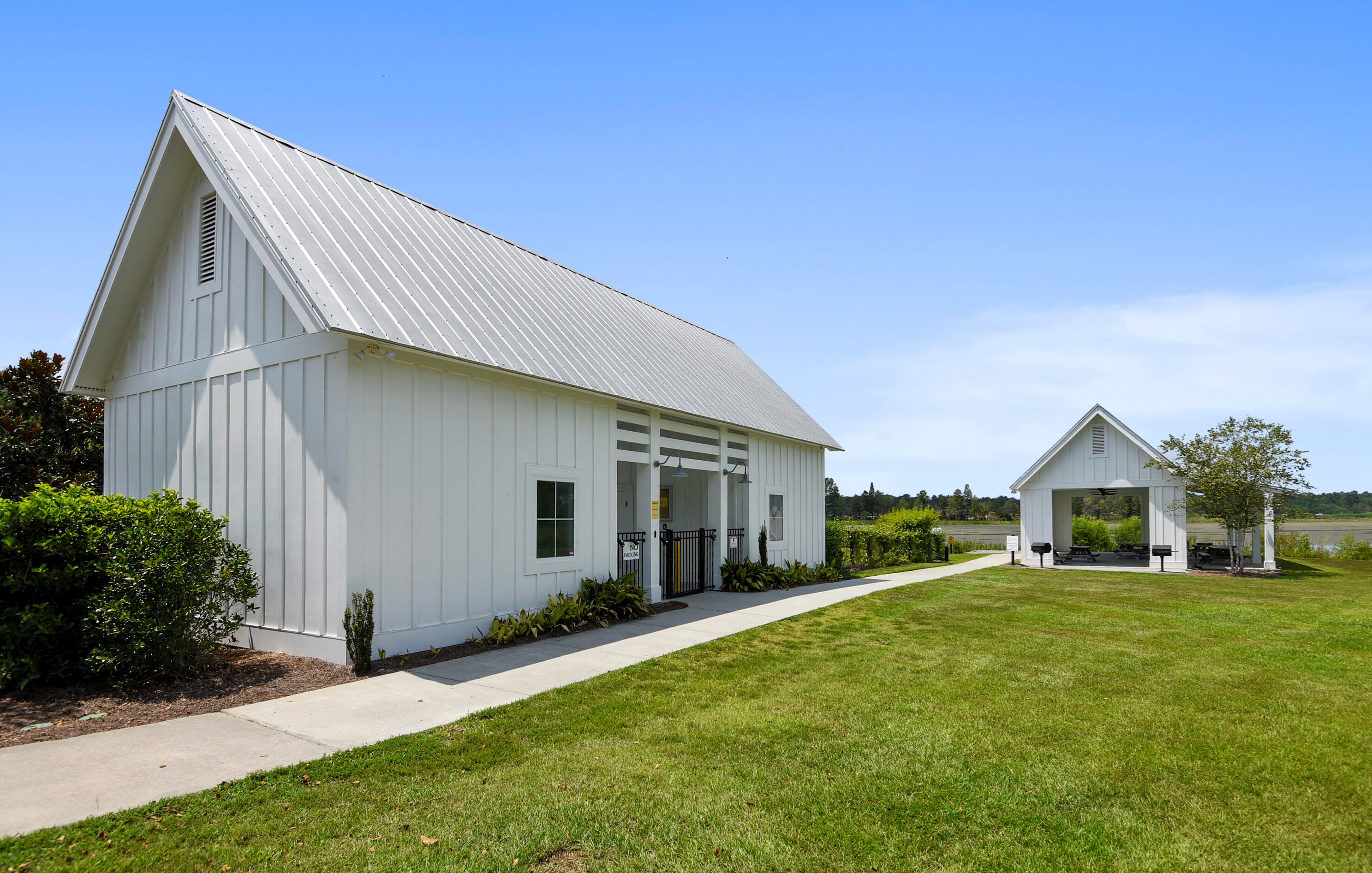 302 Freeland Way, Moncks Corner SC  29461-8868 exterior